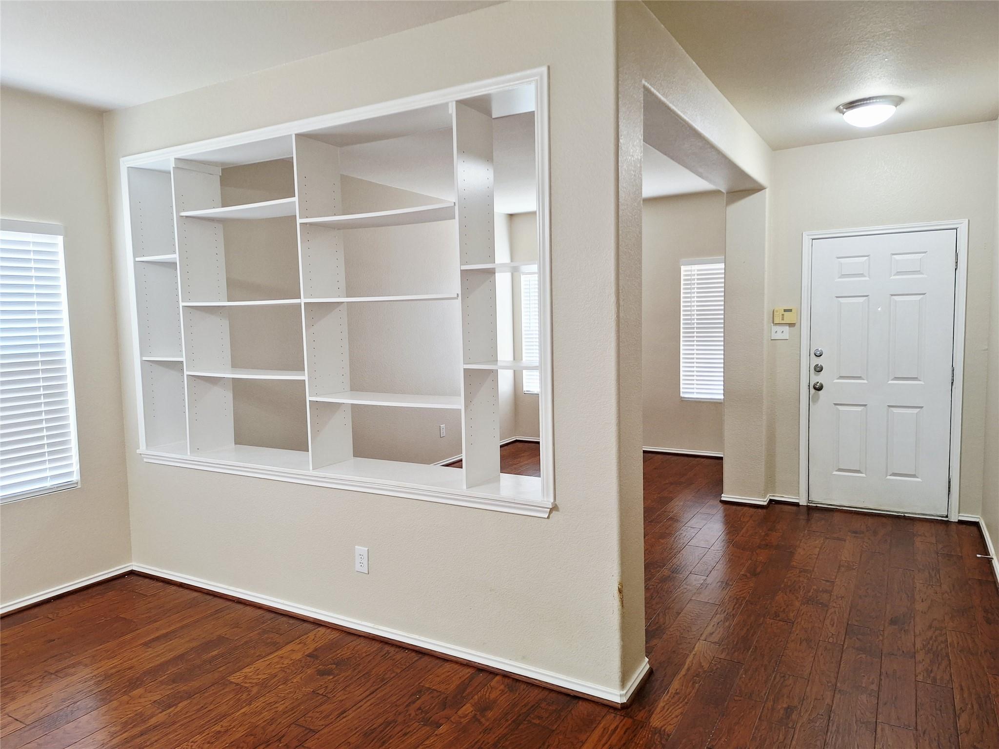 407 South ST, Leander, TX 78641 photo 3