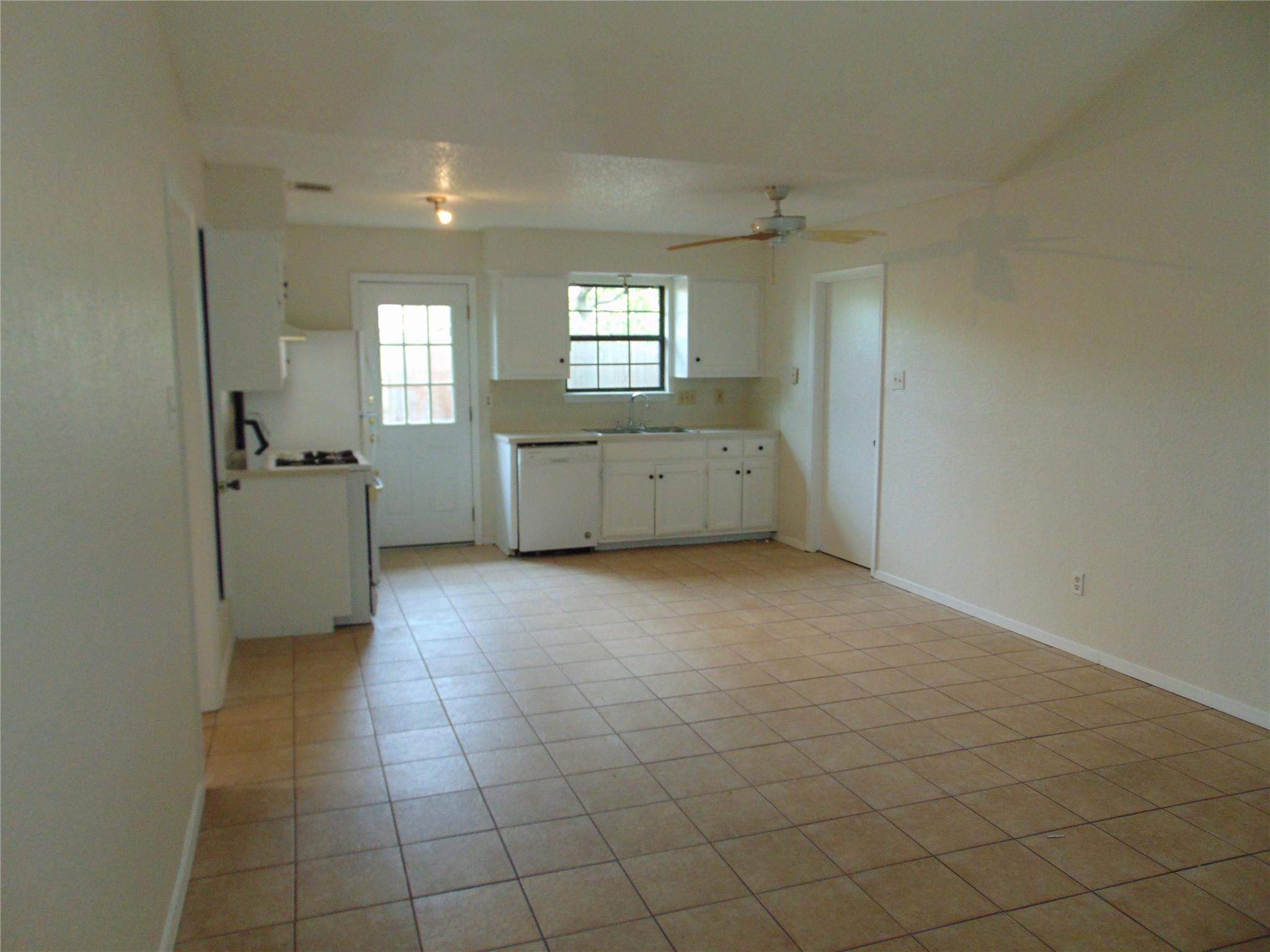 6501 Bradsher DR #A, Austin, TX 78745 photo 2