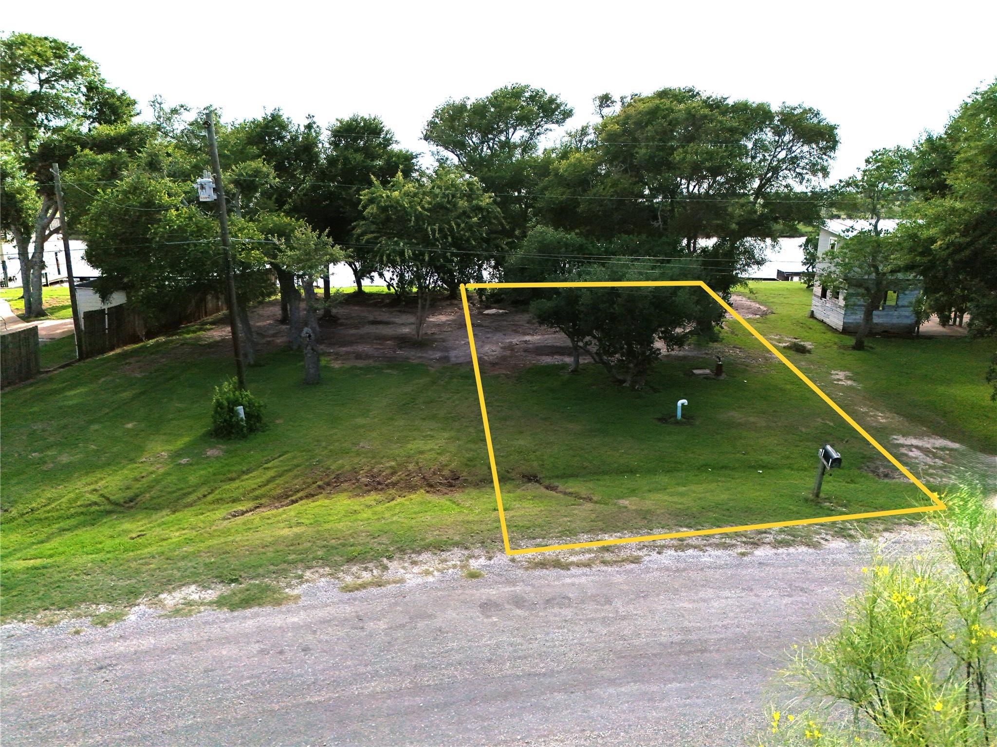 1828 Creekside DR, Sargent, TX 77414 photo 5