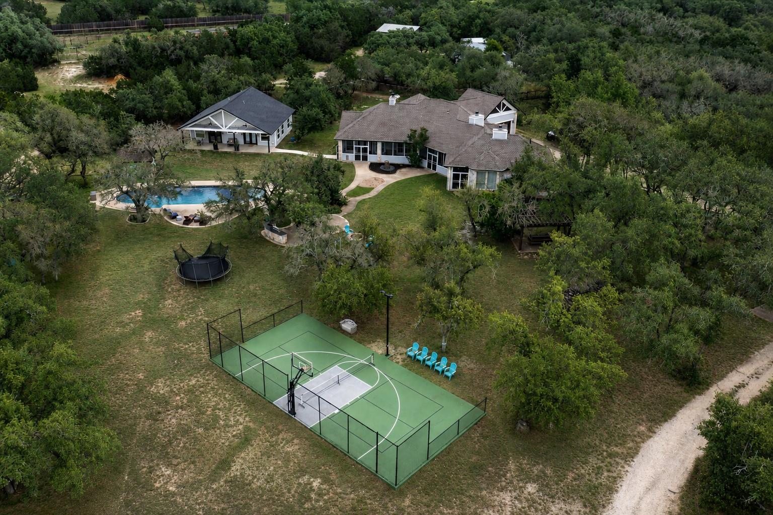 101 Sundance TRL, Dripping Springs, TX 78620 photo 2