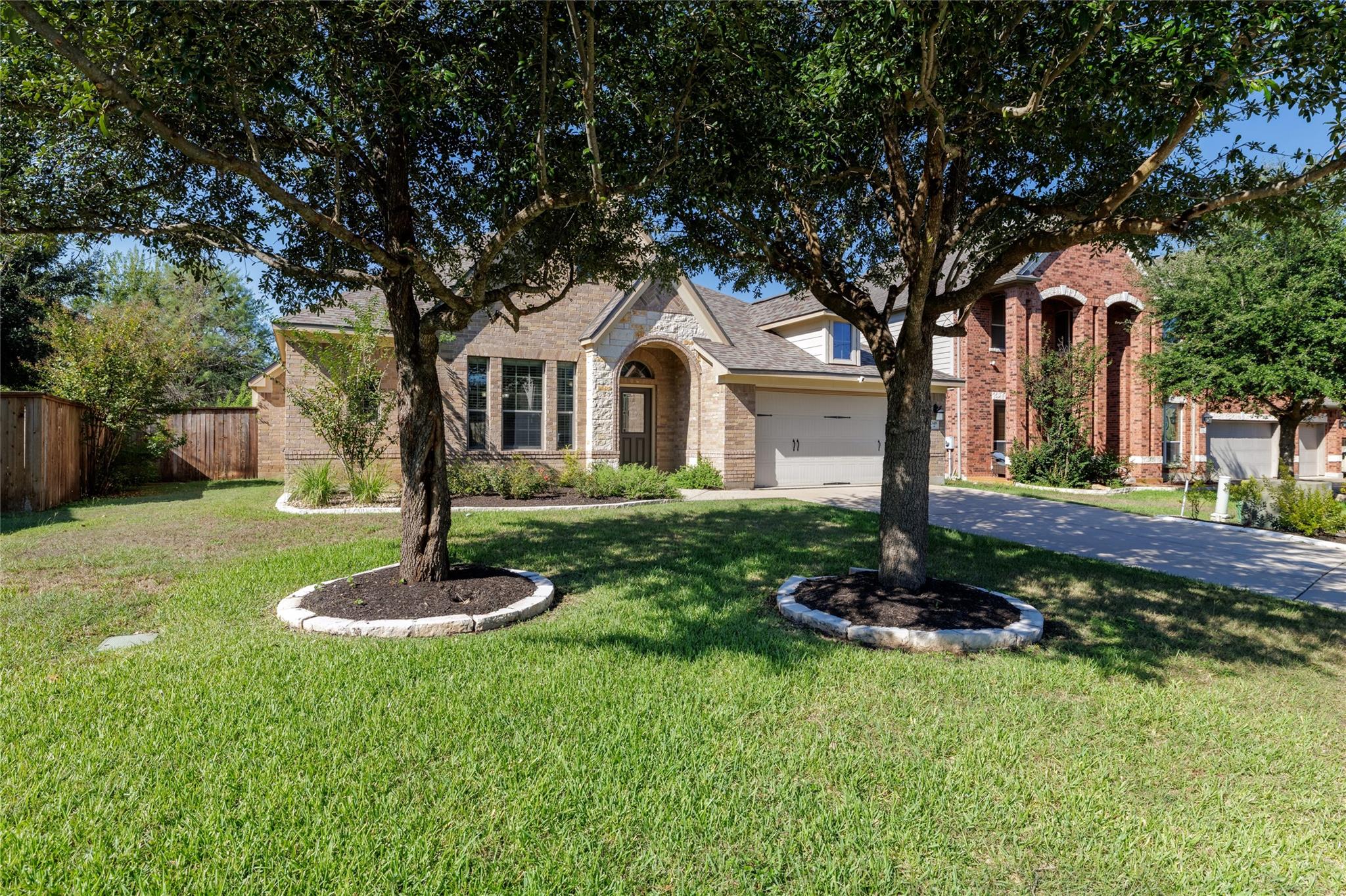 348 Lake Livingston DR, Georgetown, TX 78628 photo 4