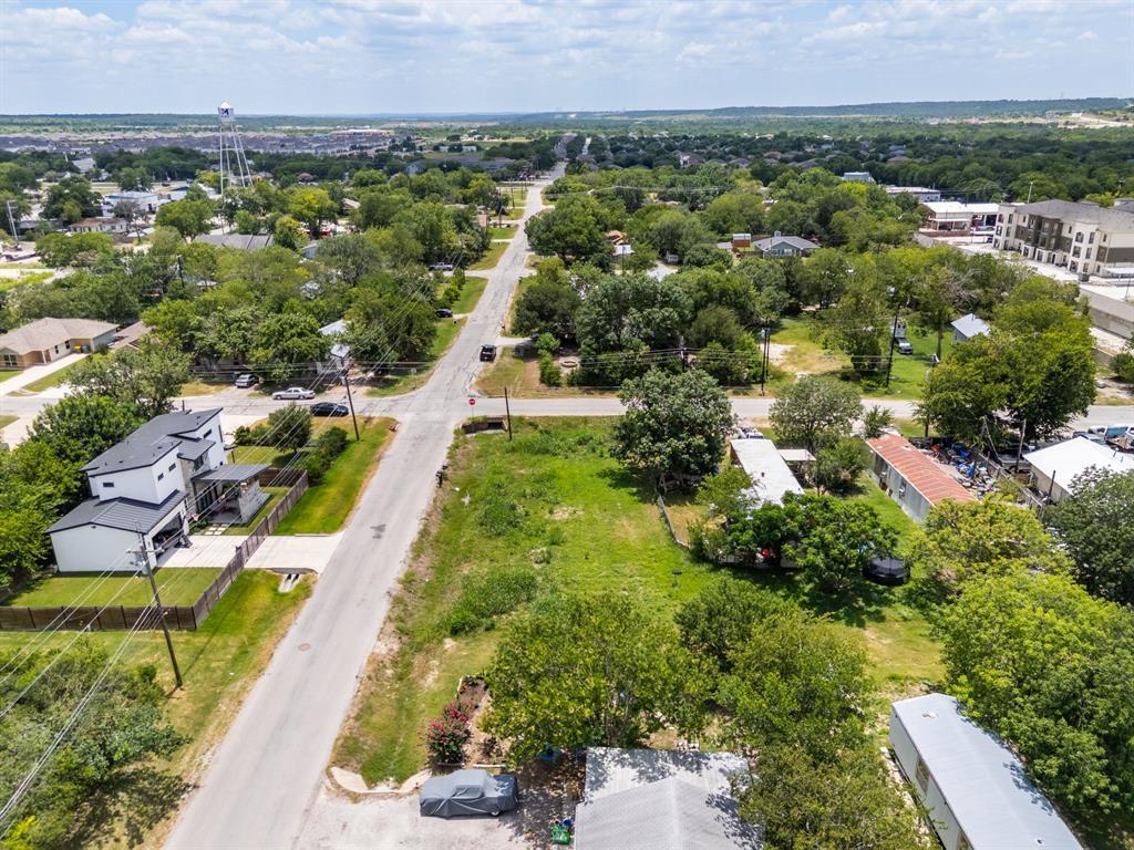 303 Eggleston ST, Manor, TX 78653 photo 5