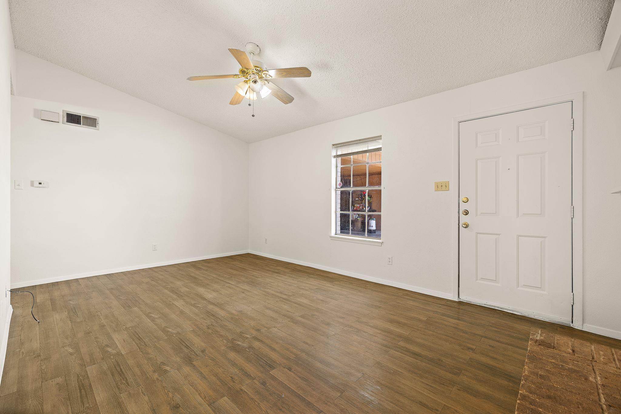 2402 Cottonwood DR, Georgetown, TX 78628 photo 5