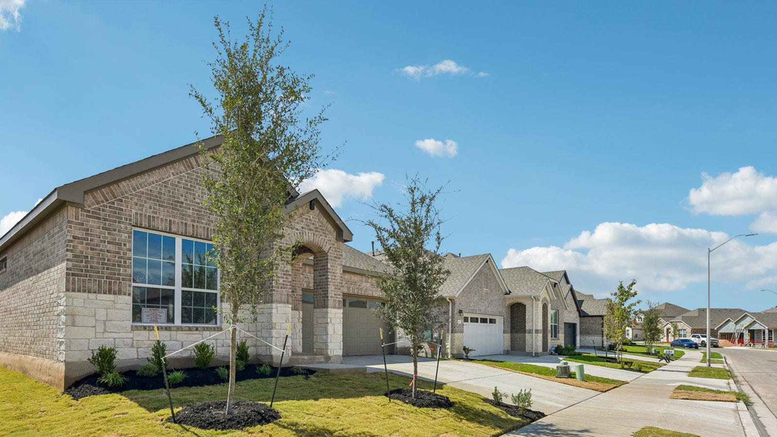 416 Eagle Canyon DR, Leander, TX 78641 photo 2