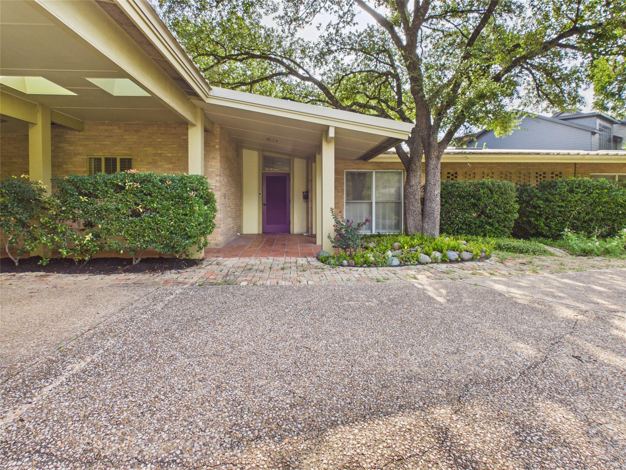 Photo of 1202 Belmont PKWY, Austin, TX 78705