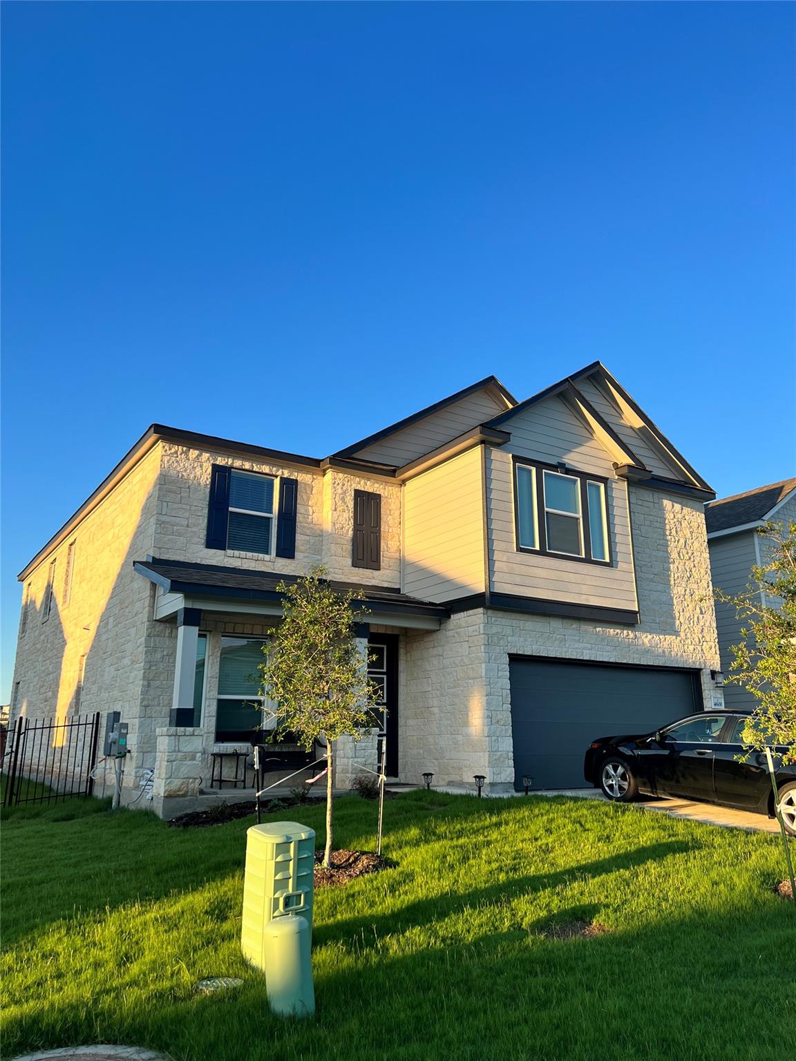 4600 Colmar DR, Manor, TX 78653 photo 2