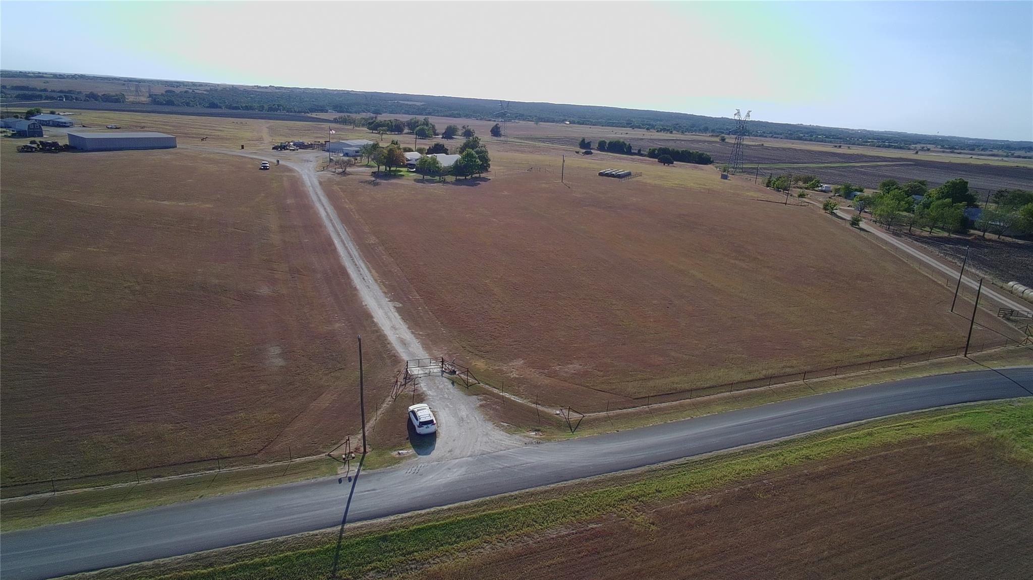 1351 CR 320, Granger, TX 76530 photo 3