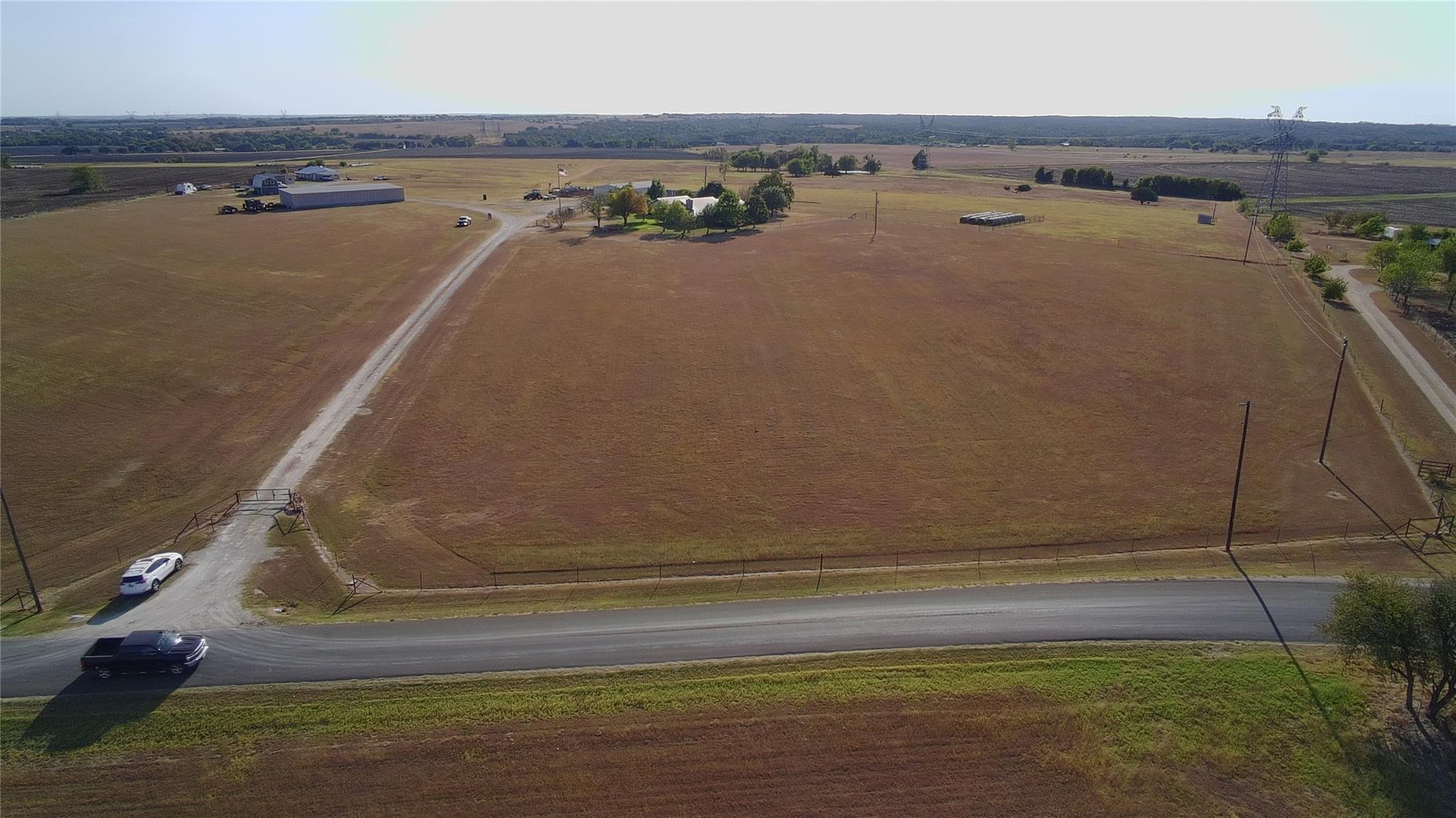 1351 CR 320, Granger, TX 76530 photo 4