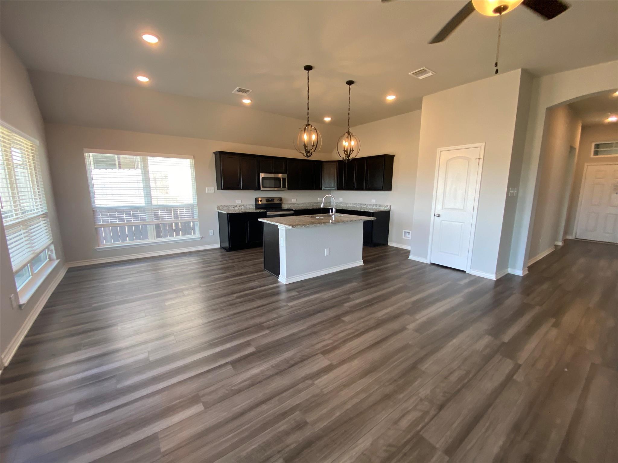 806 Hollyhock DR, Temple, TX 76502 photo 5