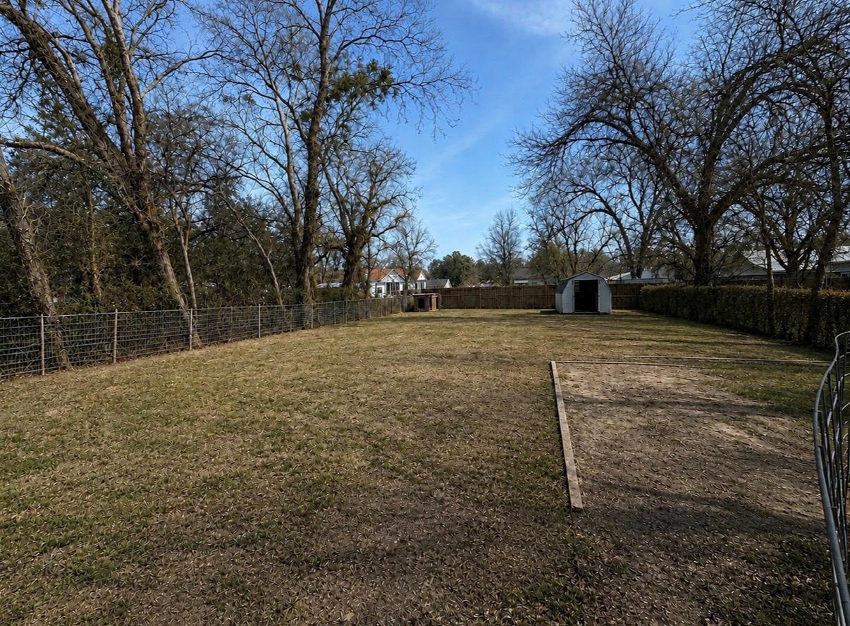 1120 Saint Paul ST, Gonzales, TX 78629 photo 5