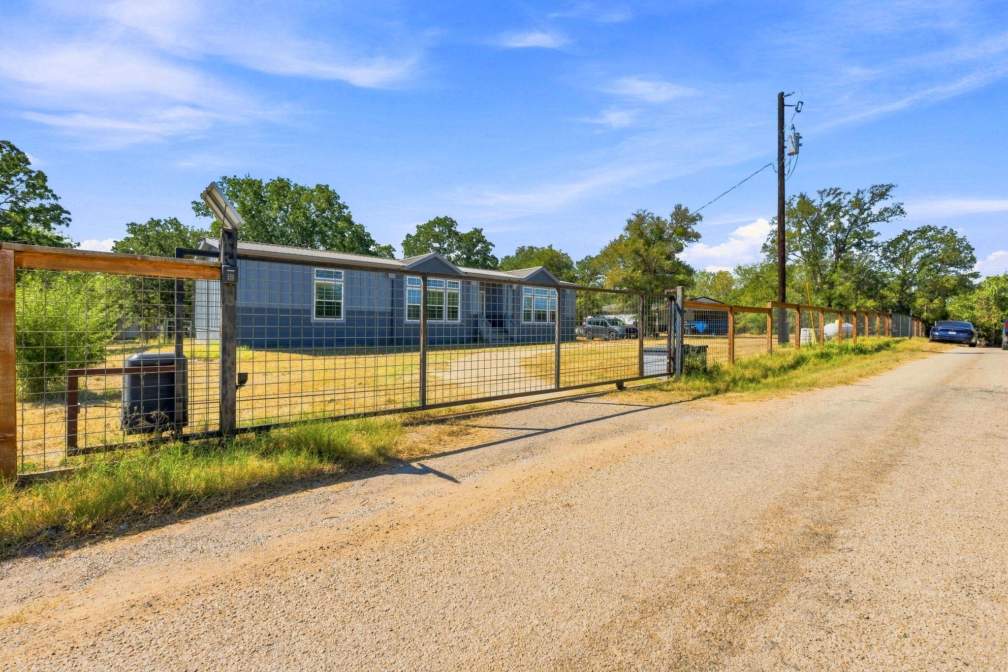 615 Green Acre DR, Dale, TX 78616 photo 2