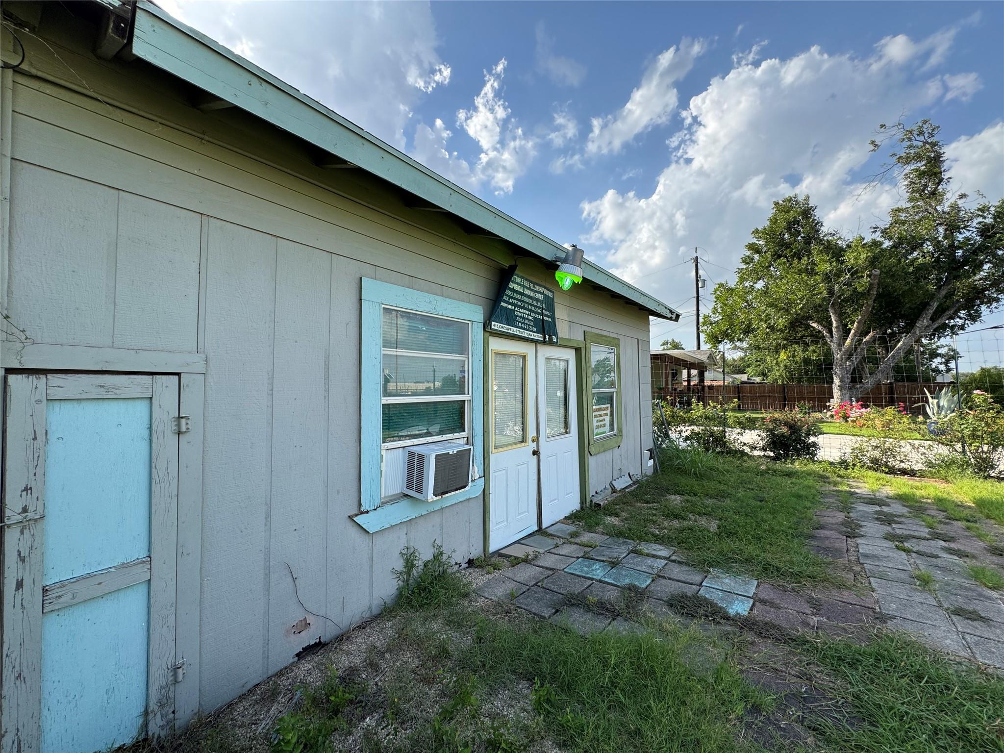 415 Creswell DR, San Antonio, TX 78220 photo 5