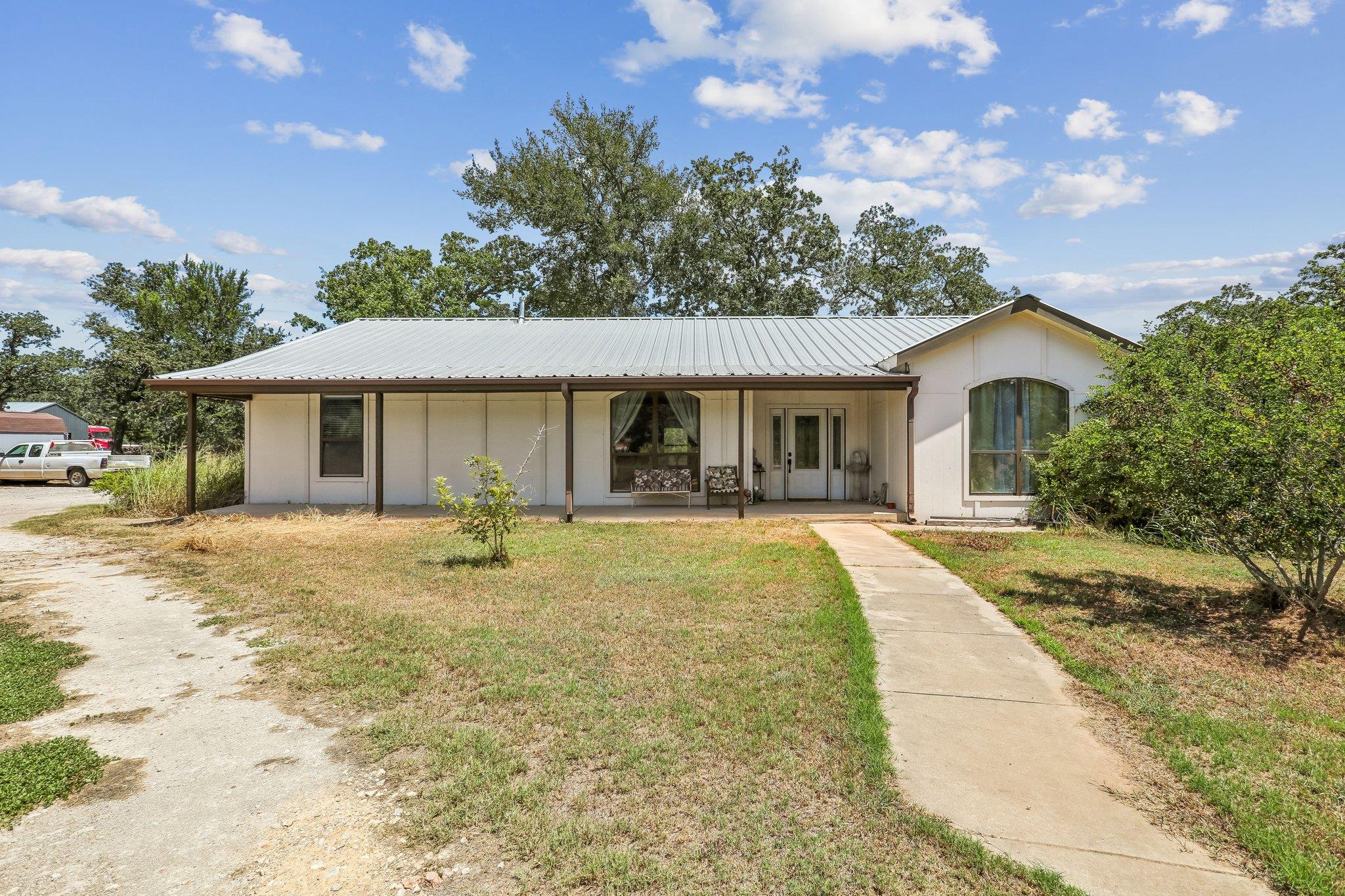 286 Simpson Ave, Cedar Creek, TX 78612 photo 2