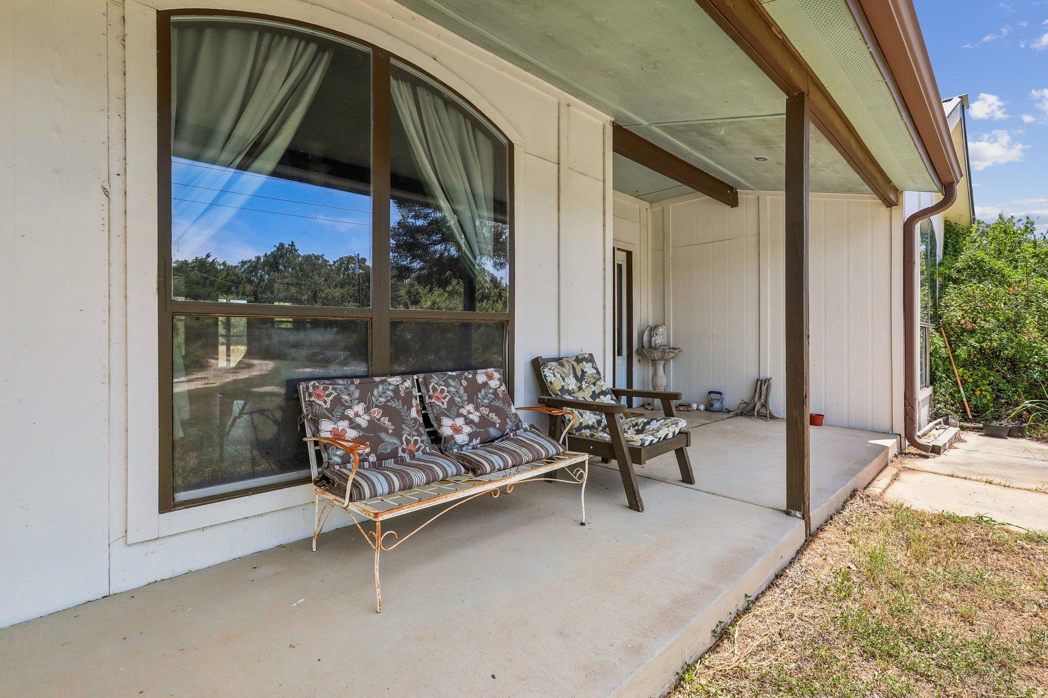 286 Simpson Ave, Cedar Creek, TX 78612 photo 3
