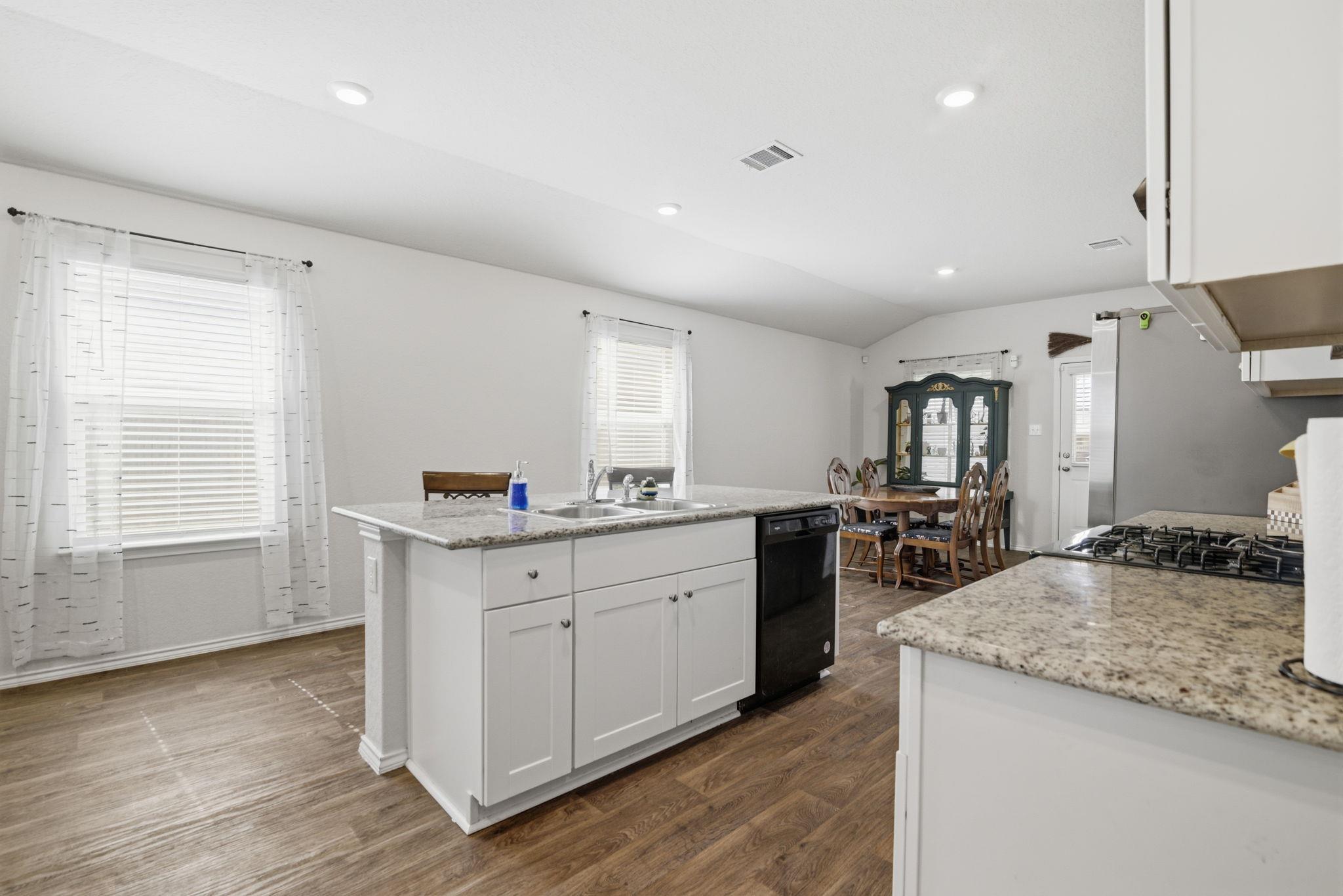 12026 Kettle River RIV, San Antonio, TX 78245 photo 5
