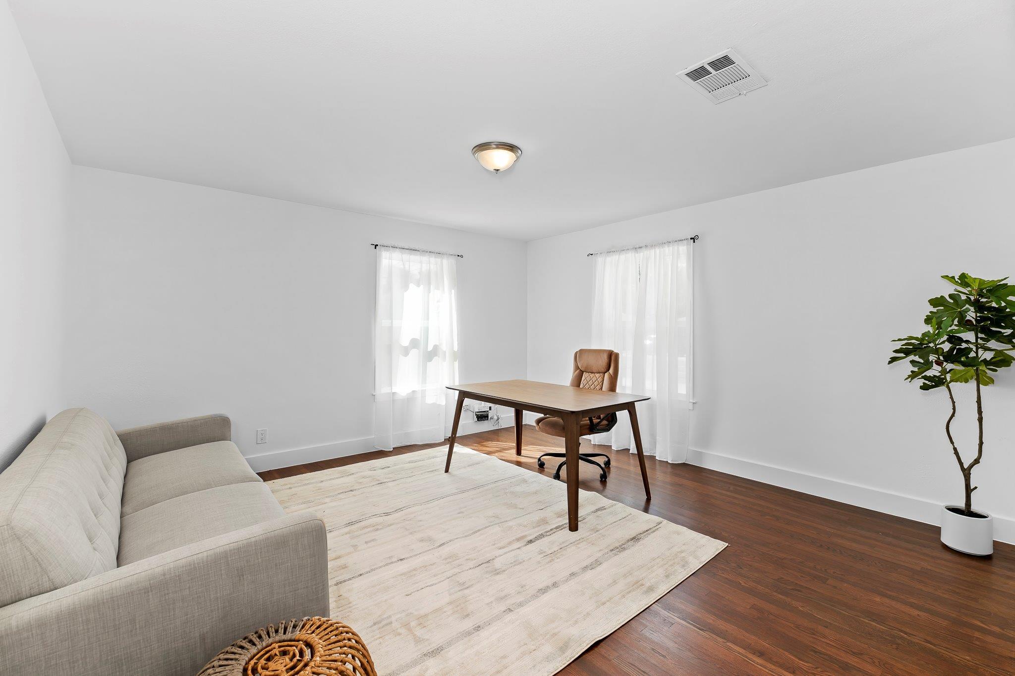 1512 W Koenig Lane LN, Austin, TX 78756 photo 5