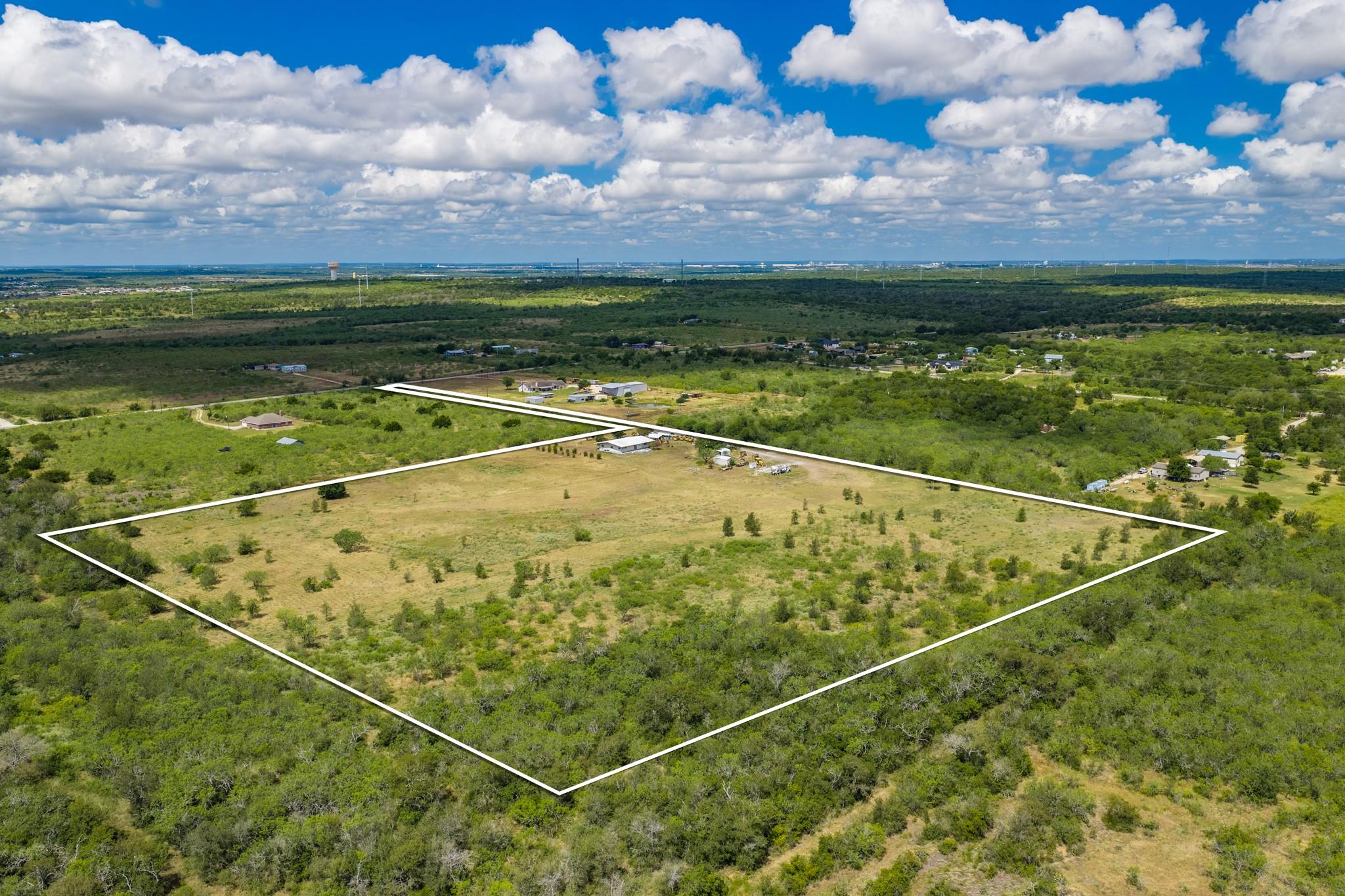8804 Williamson RD, Kyle, TX 78640 photo 2
