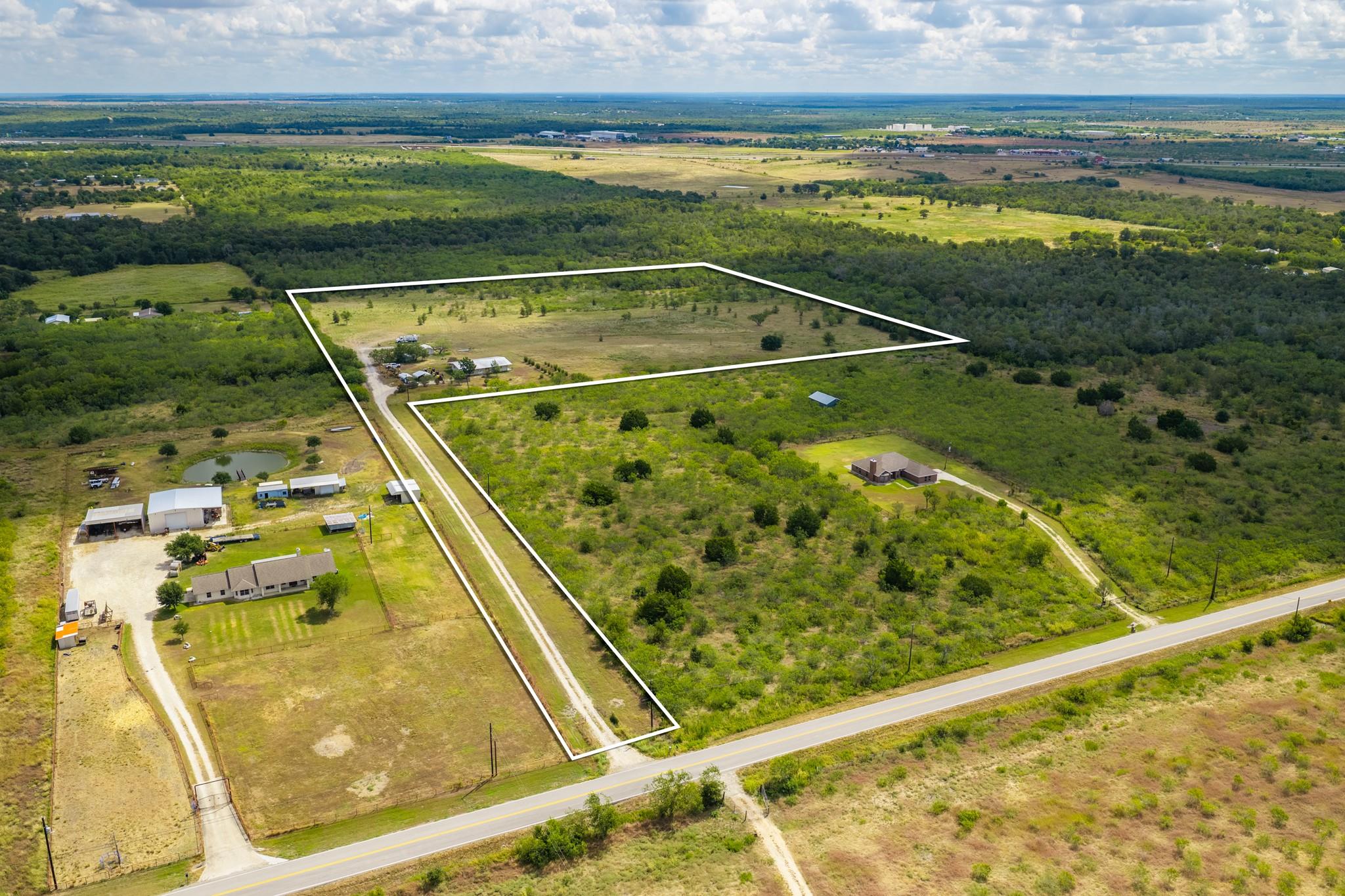 8804 Williamson RD, Kyle, TX 78640 photo 5