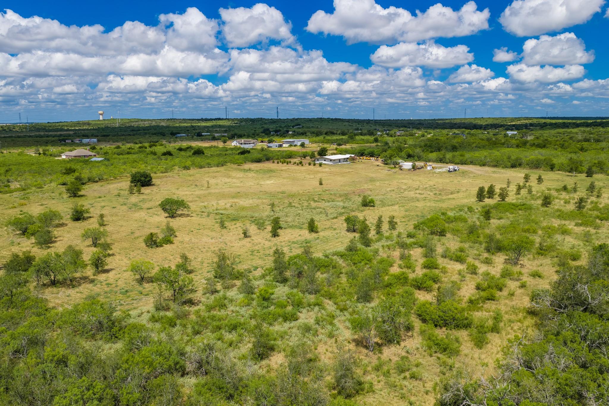 8804 Williamson RD, Kyle, TX 78640 photo 4