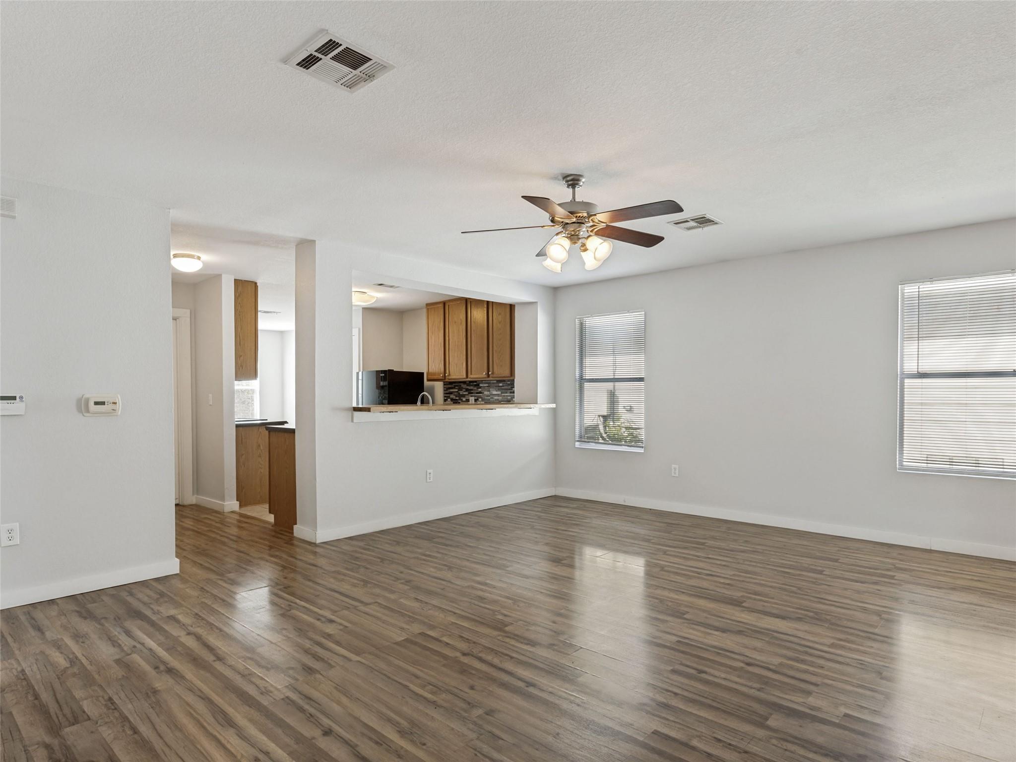 1429 Poppy Seed LN, Austin, TX 78741 photo 5