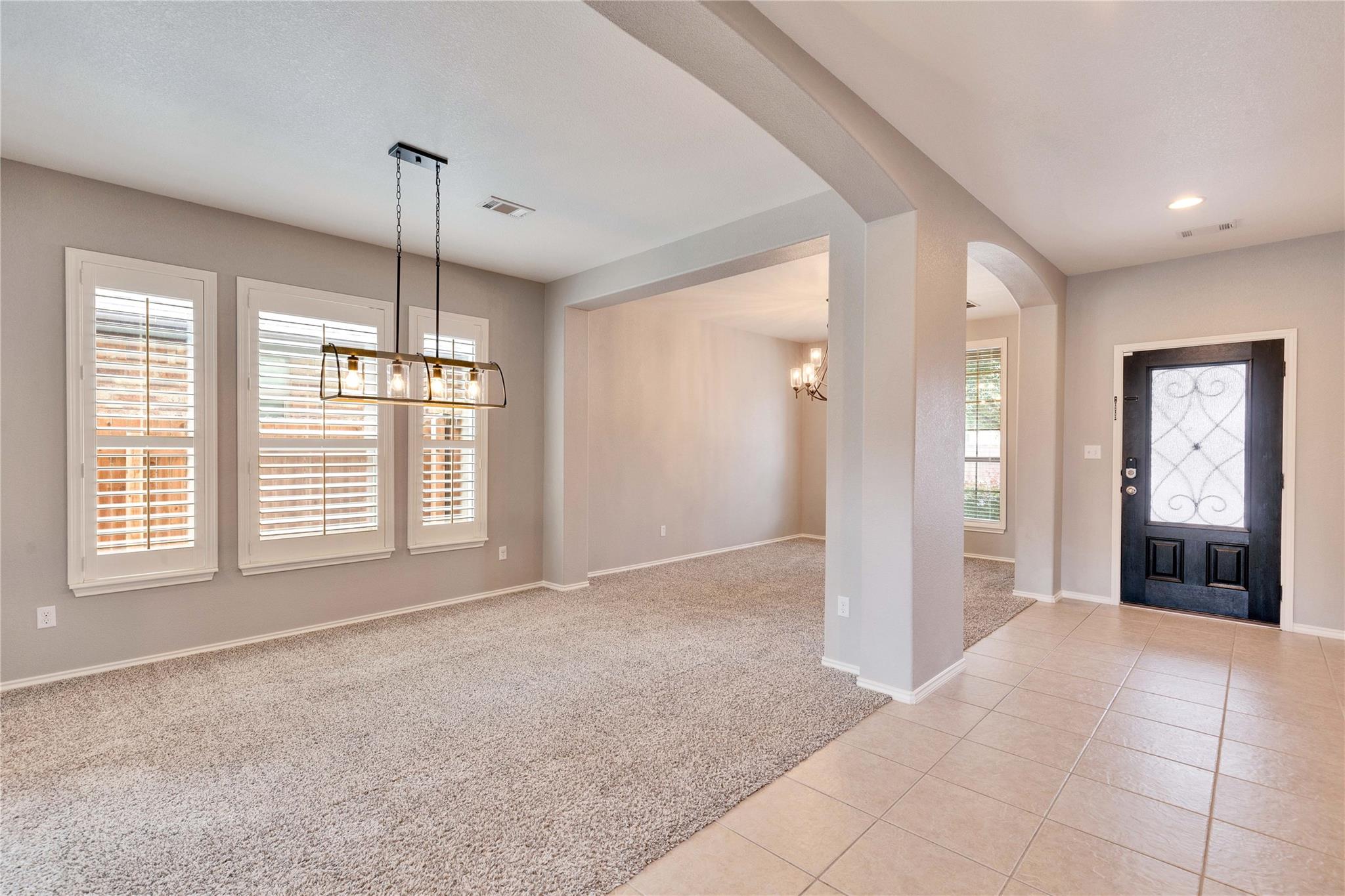 208 Norcia LOOP, Liberty Hill, TX 78642 photo 2
