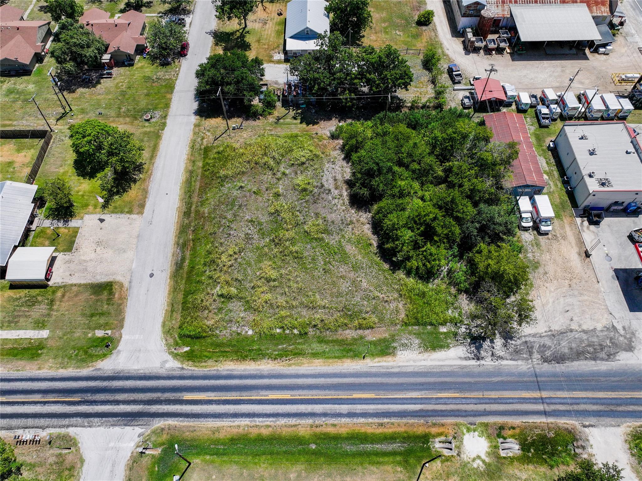 311 Clark ST, Bartlett, TX 76511 photo 5