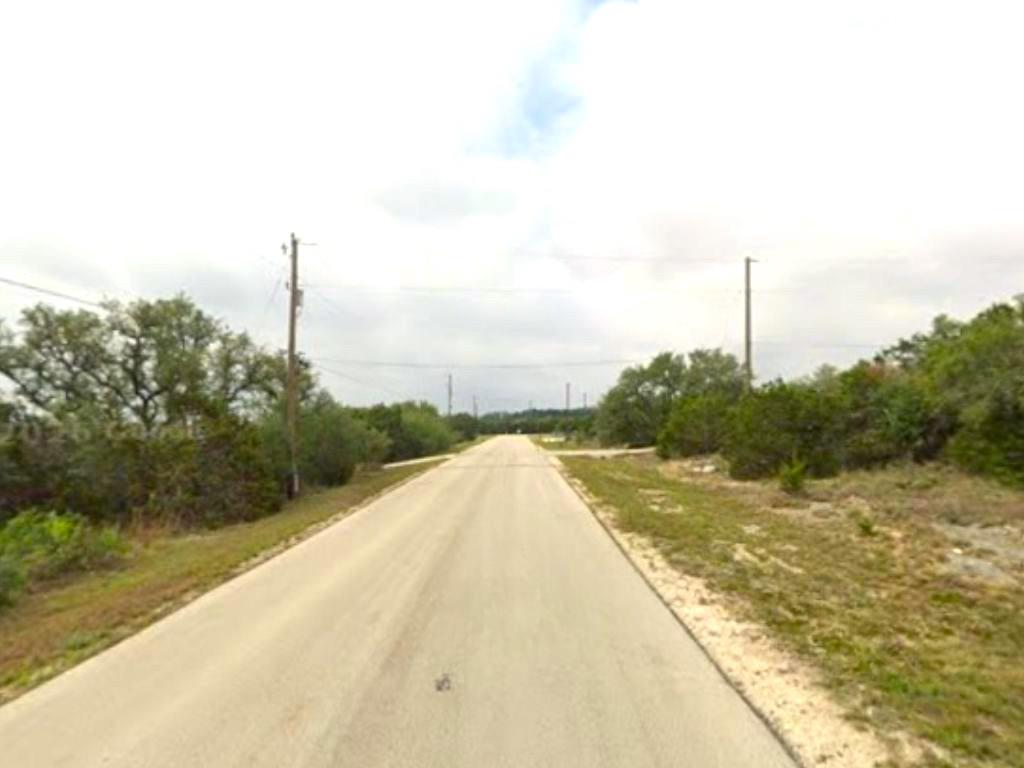 509 Rosinweed DR, Spring Branch, TX 78070 photo 2