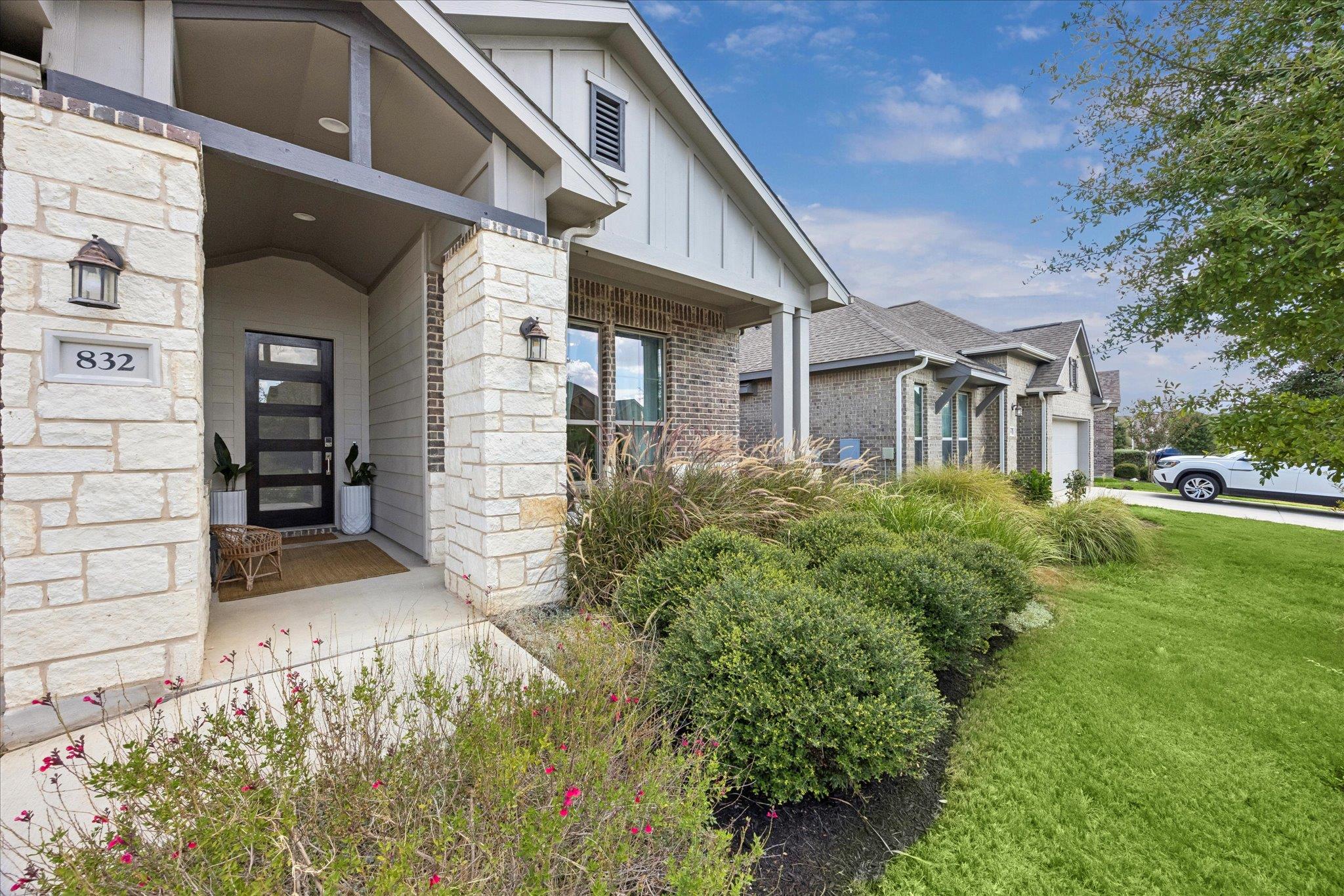 832 Whitetail DR, Round Rock, TX 78681 photo 2