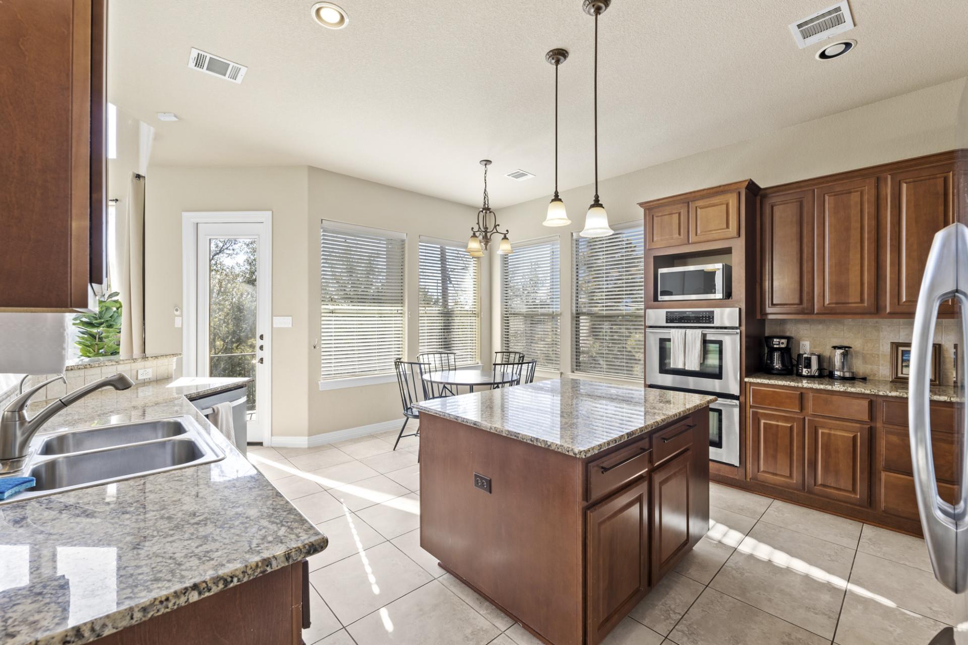 5001 McIntyre CIR, Austin, TX 78734 photo 3