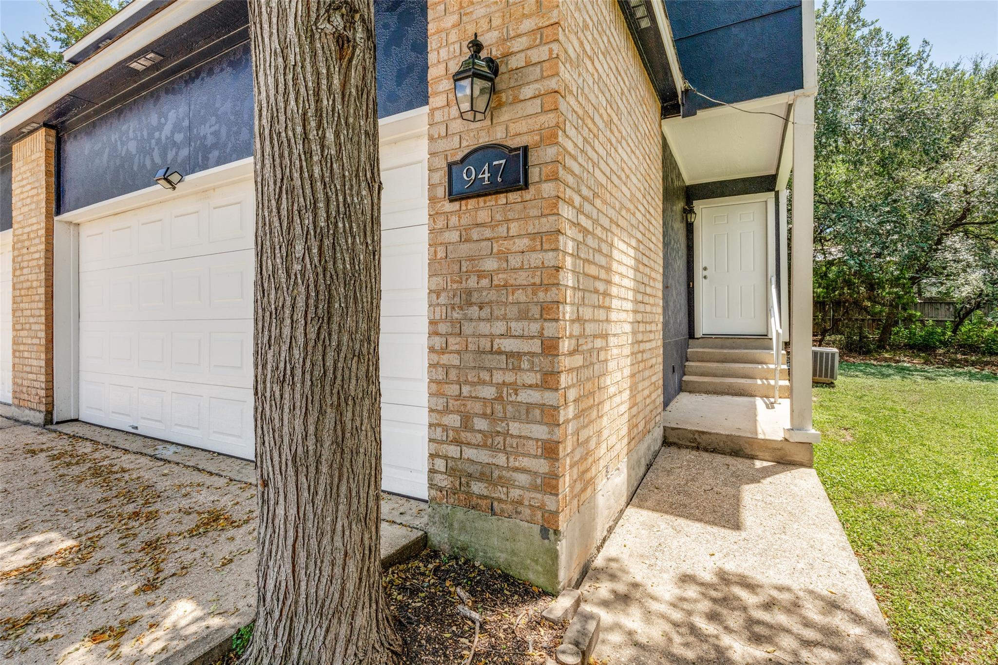 945-947 Sagewood TRL, San Marcos, TX 78666 photo 2