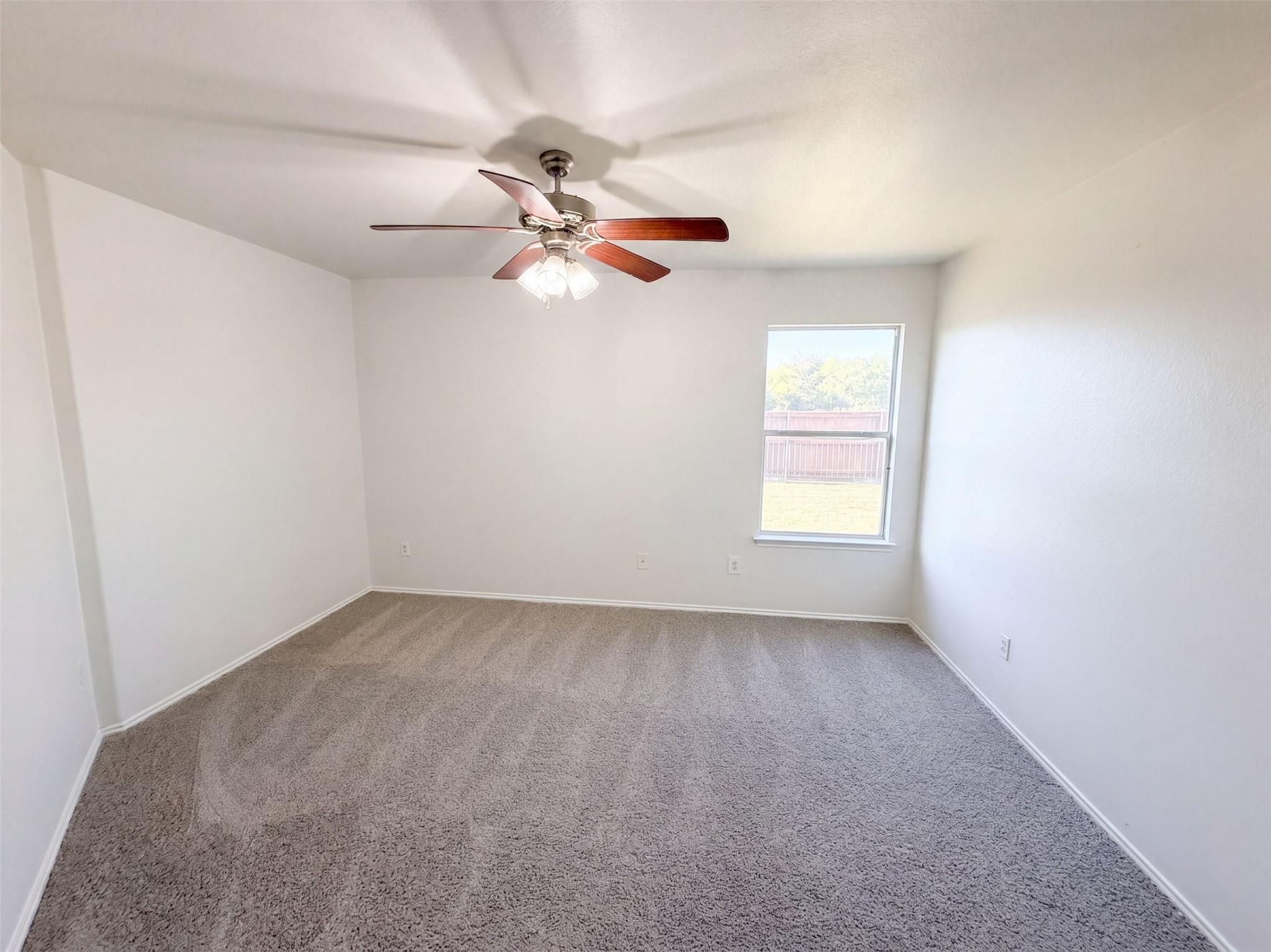 404 Timothy John DR, Pflugerville, TX 78660 photo 4