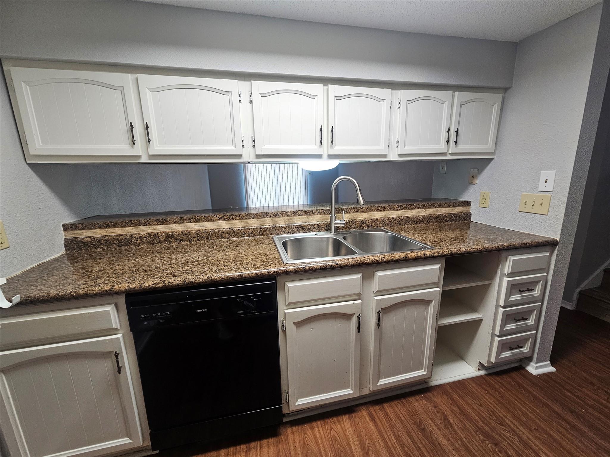 4908 Barkbridge TRL, Austin, TX 78744 photo 5