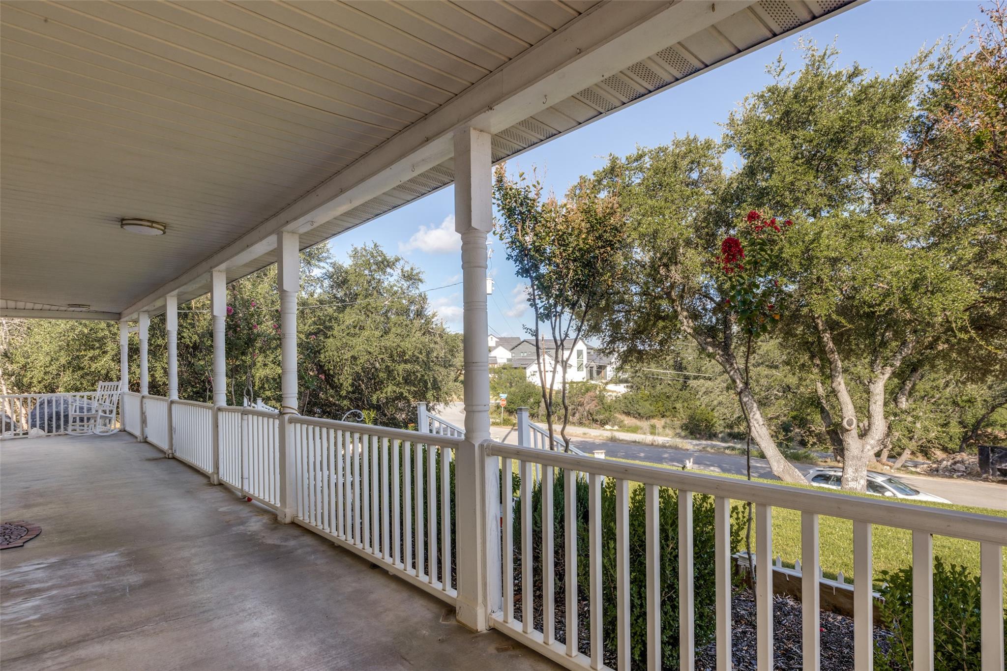 403 Sinclair DR, Spicewood, TX 78669 photo 5