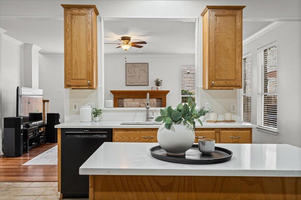 2005 Forest Hill CV, Round Rock, TX 78665 photo 2
