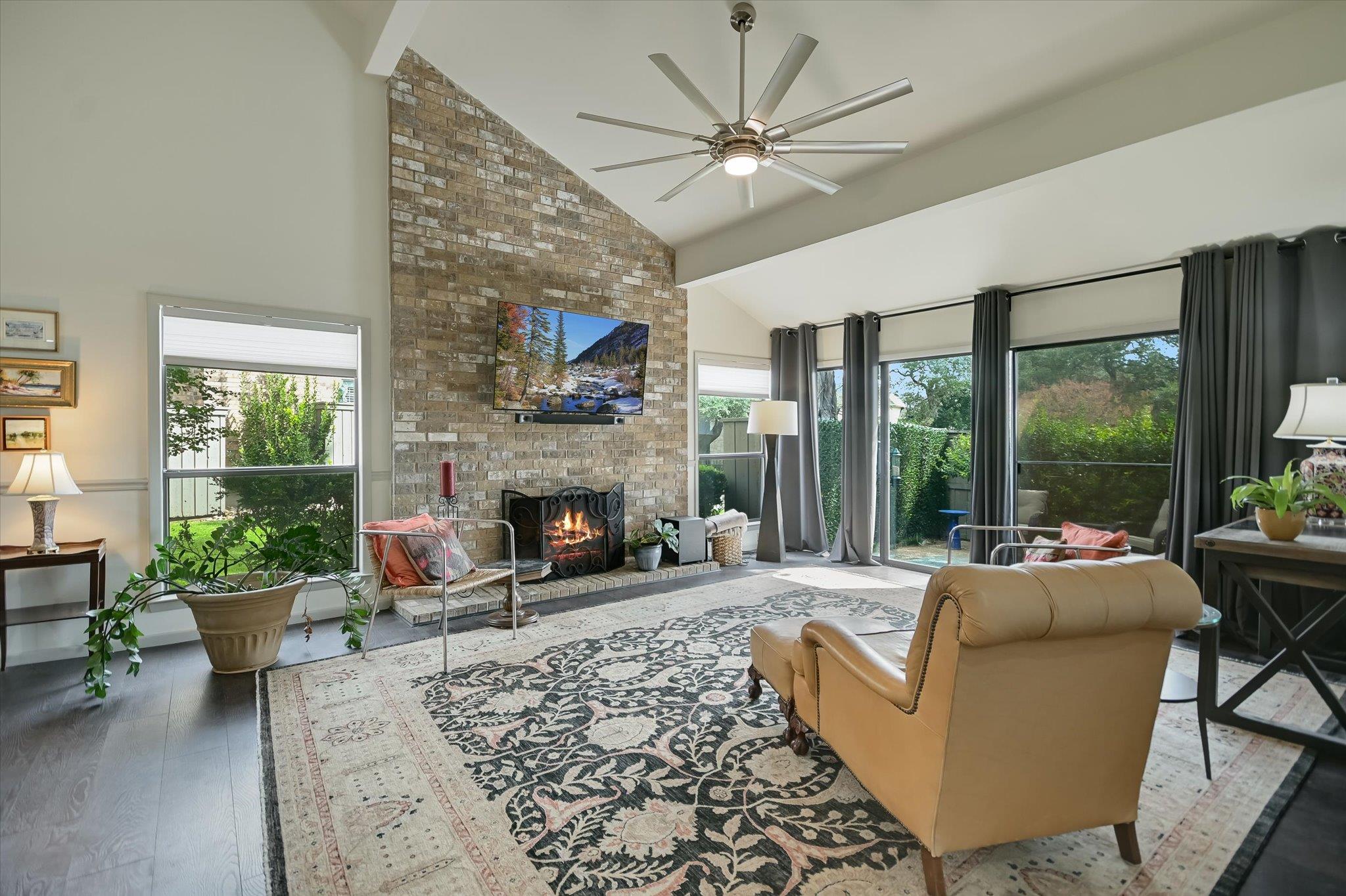 5813 BACK CT, Austin, TX 78731 photo 2