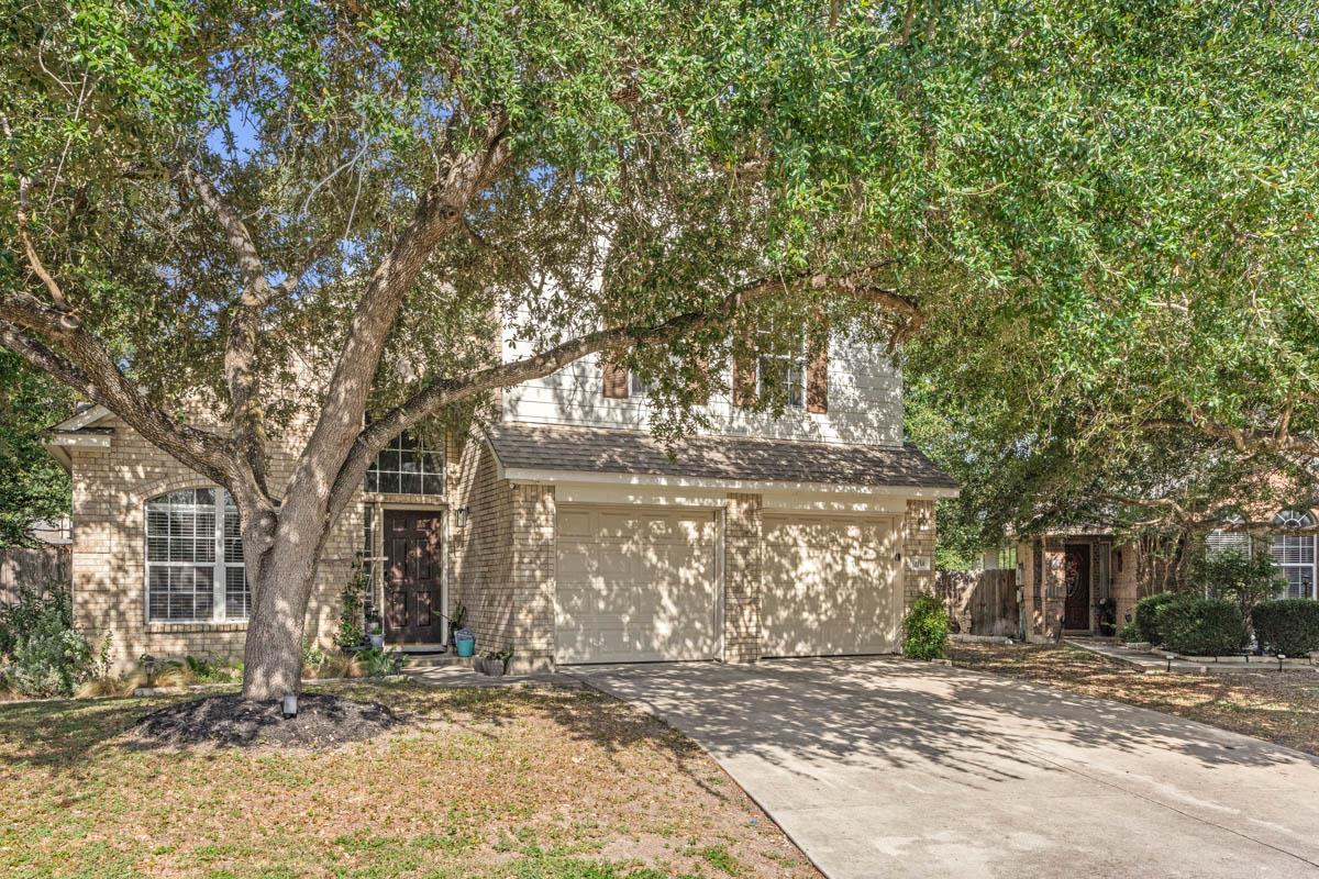 2114 Hidden Meadow ST, New Braunfels, TX 78130 photo 2