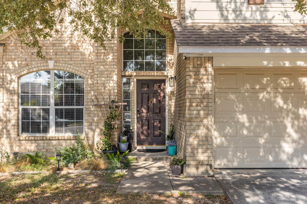 2114 Hidden Meadow ST, New Braunfels, TX 78130 photo 3