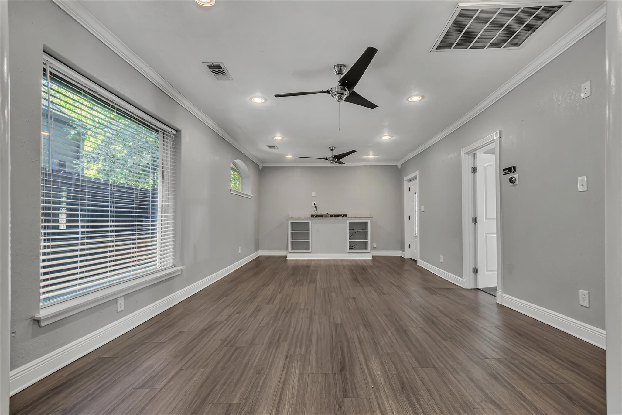 1915 Canterbury ST, Austin, TX 78702 photo 5