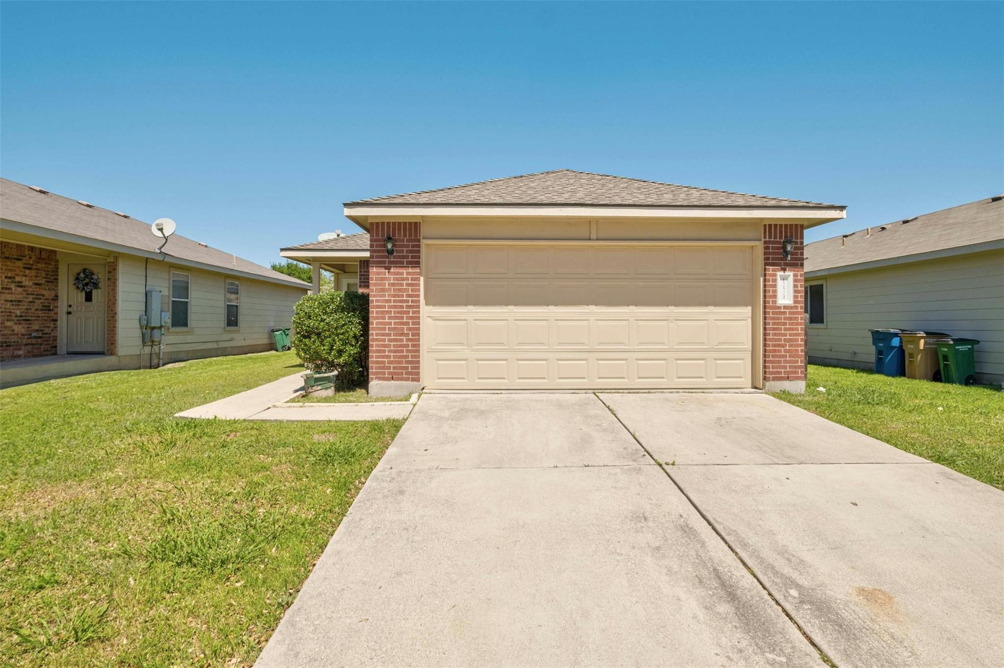 12524 Sky Harbor DR, Del Valle, TX 78617 photo 2