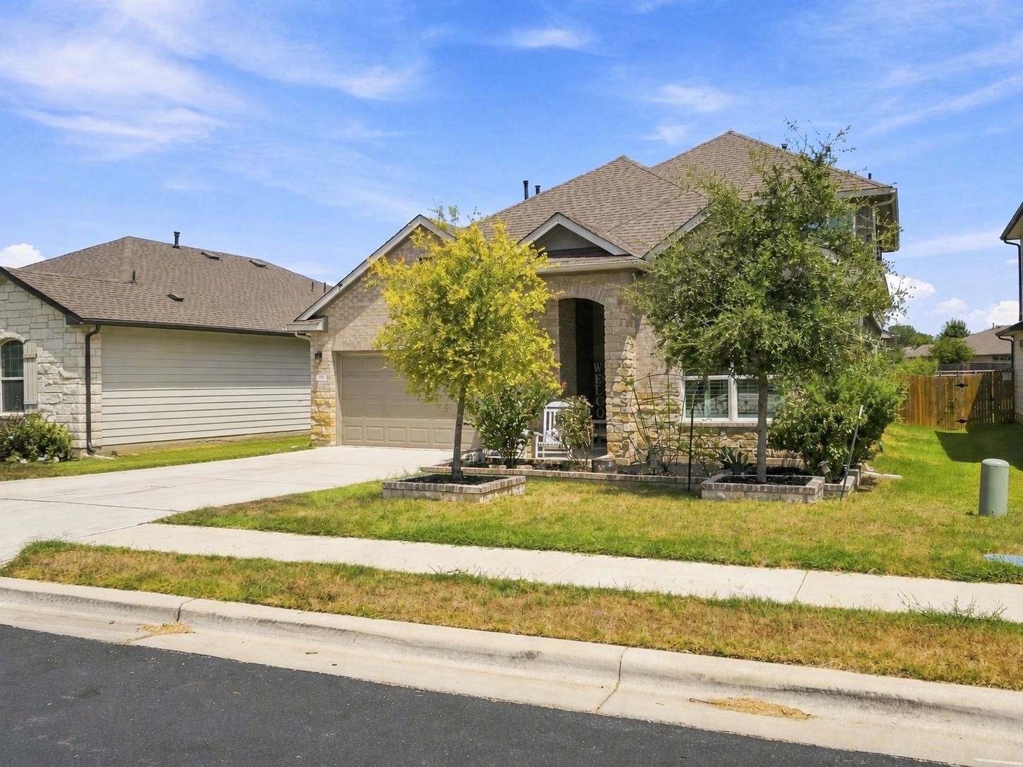 111 Rainmaker CV, Bastrop, TX 78602 photo 2
