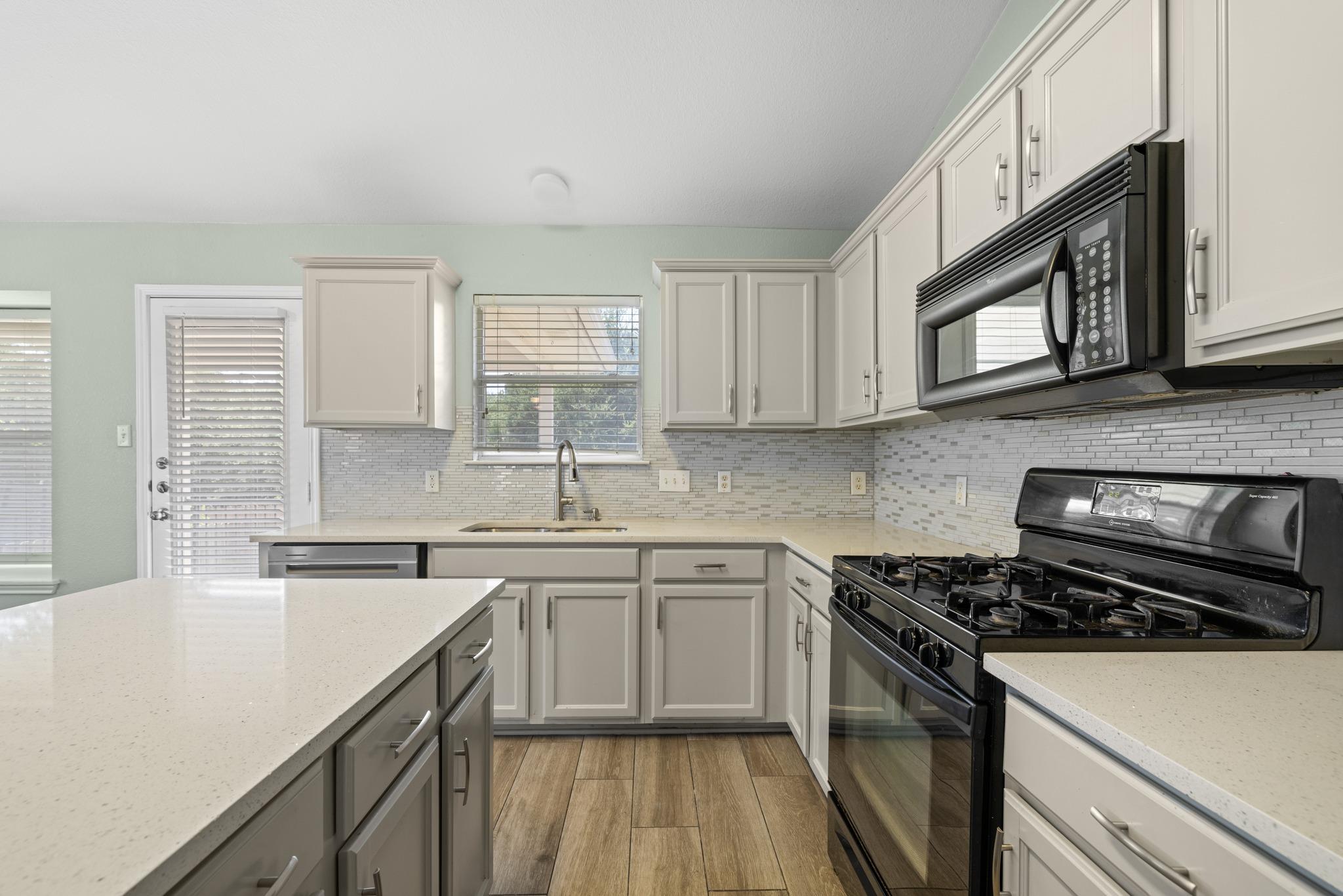 3233 Winding River TRL, Round Rock, TX 78681 photo 2