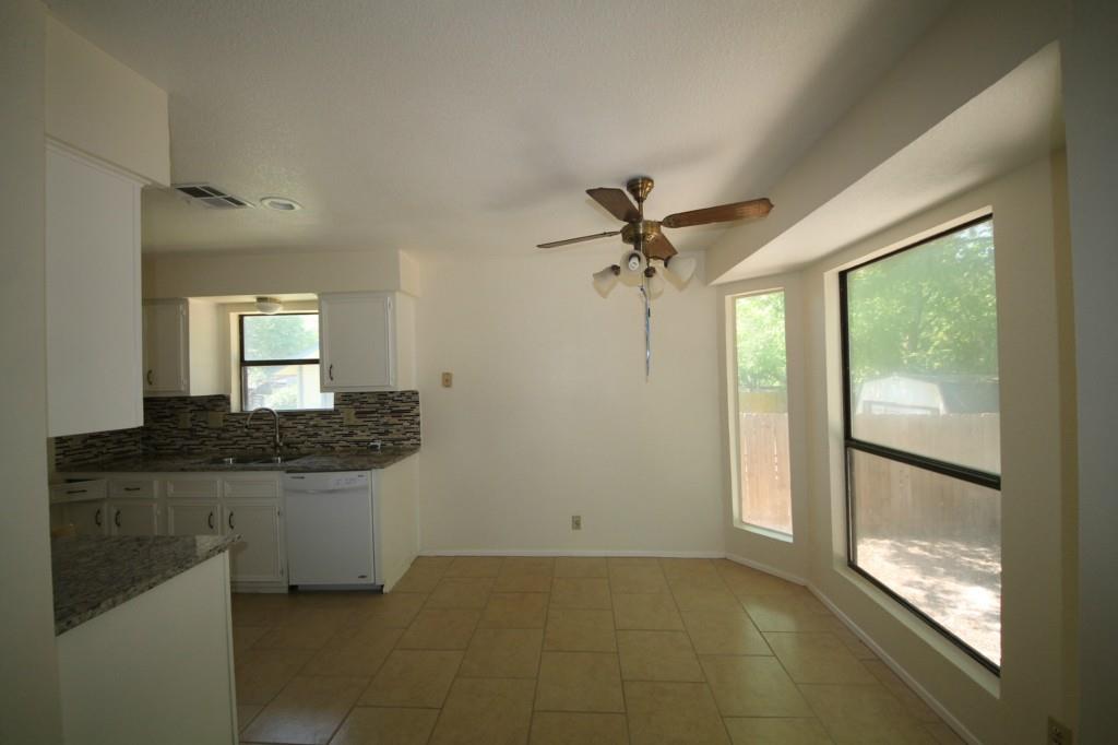12708 Lamppost LN, Austin, TX 78727 photo 4