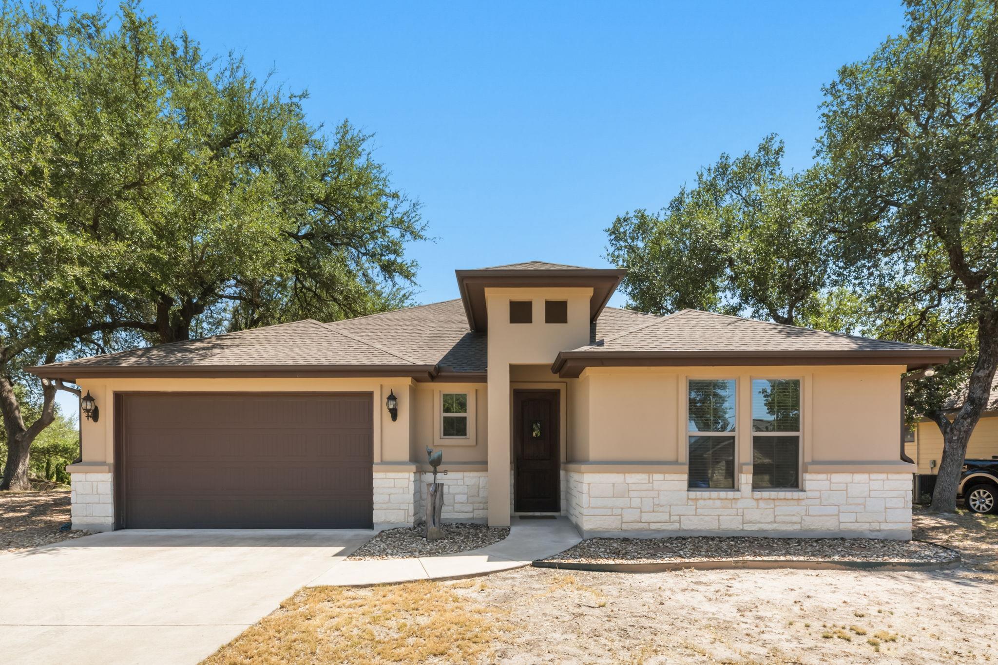 18817 Kelly DR, Lago Vista, TX 78645 photo 2