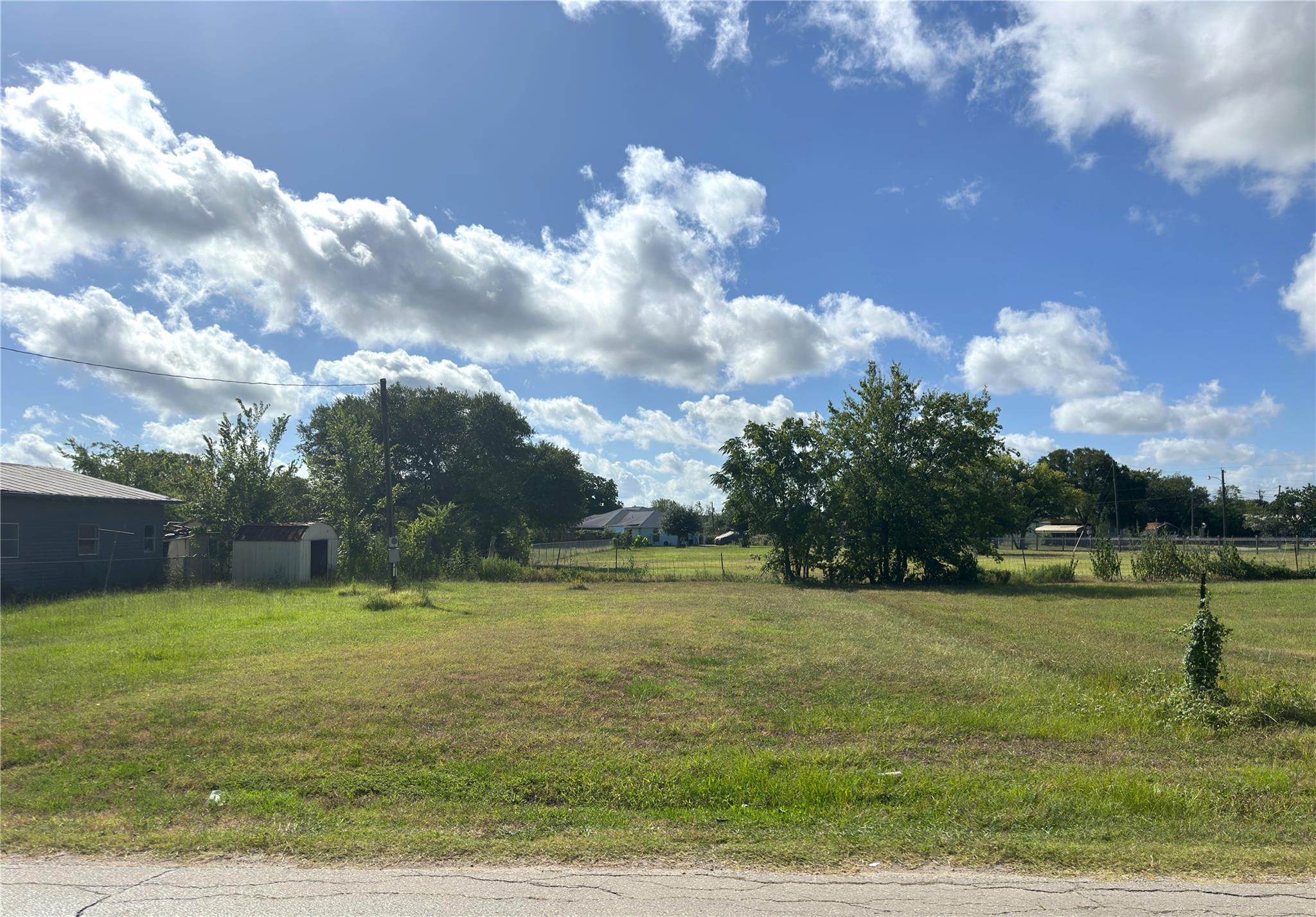 1112 Old Nails Creek RD, Giddings, TX 78942 photo 3