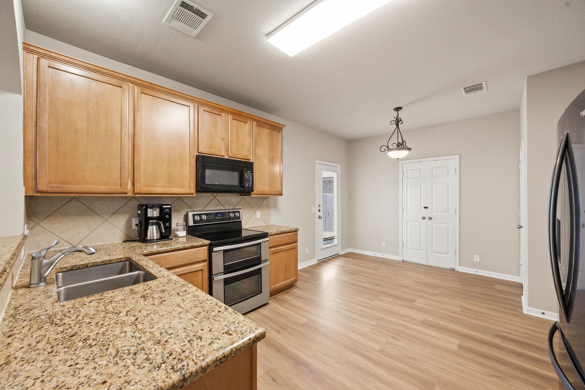 19104 Leigh LN, Pflugerville, TX 78660 photo 5
