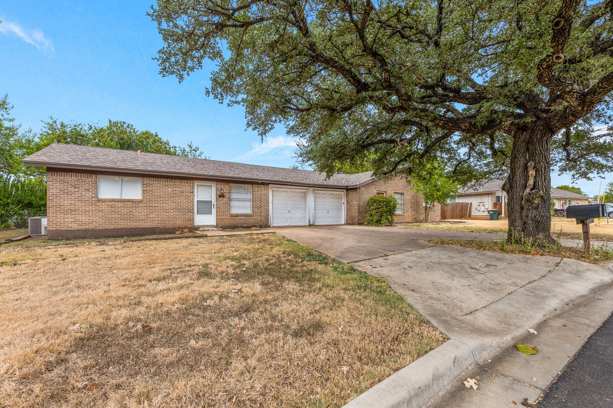 803 Judy DR, Georgetown, TX 78628 photo 2
