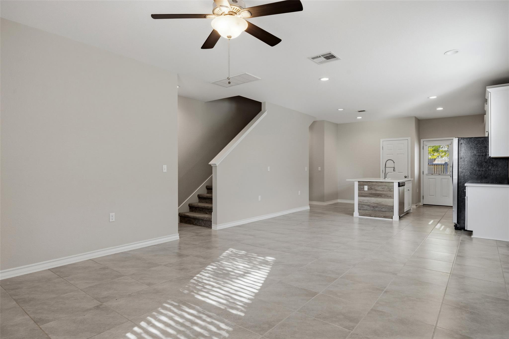 1702 Los Olivios WAY, Austin, TX 78725 photo 3