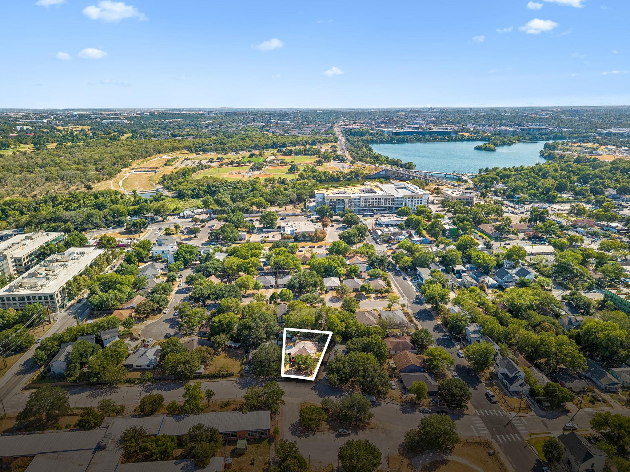 3007 4th ST, Austin, TX 78702 photo 2