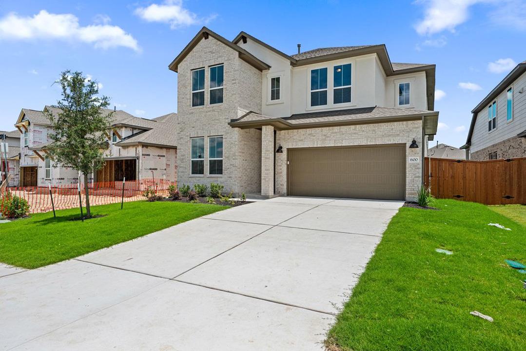 600 Lariat Loop, Liberty Hill, TX 78642 photo 2