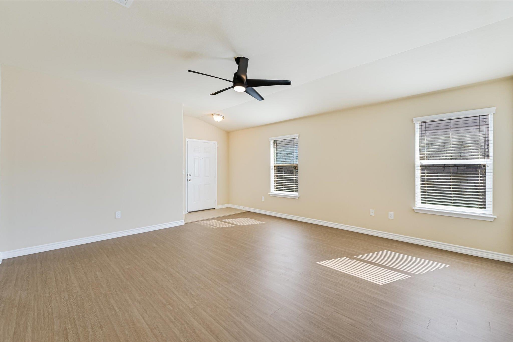 104 Steel Shot CT, Bastrop, TX 78602 photo 3
